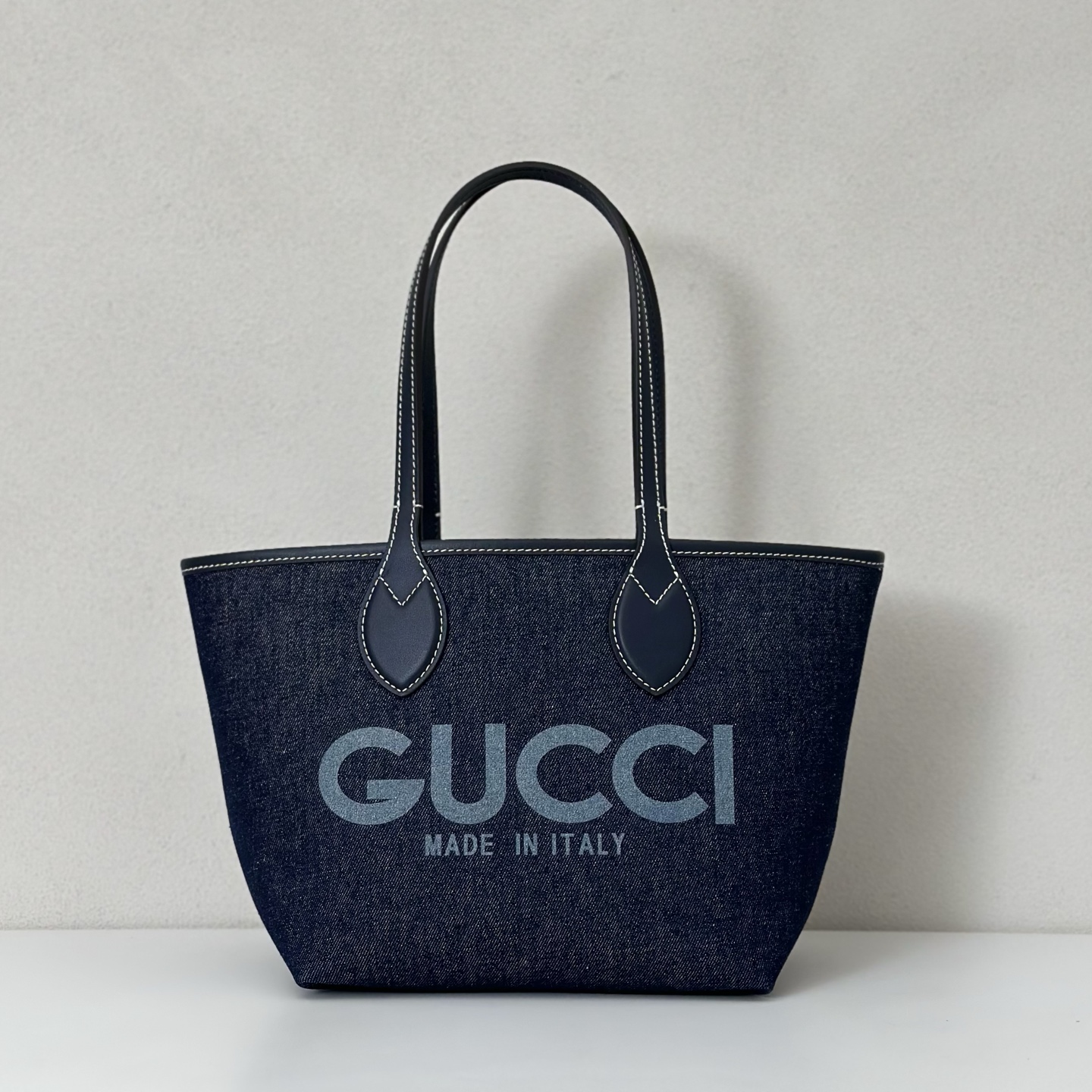 Gucci  05106