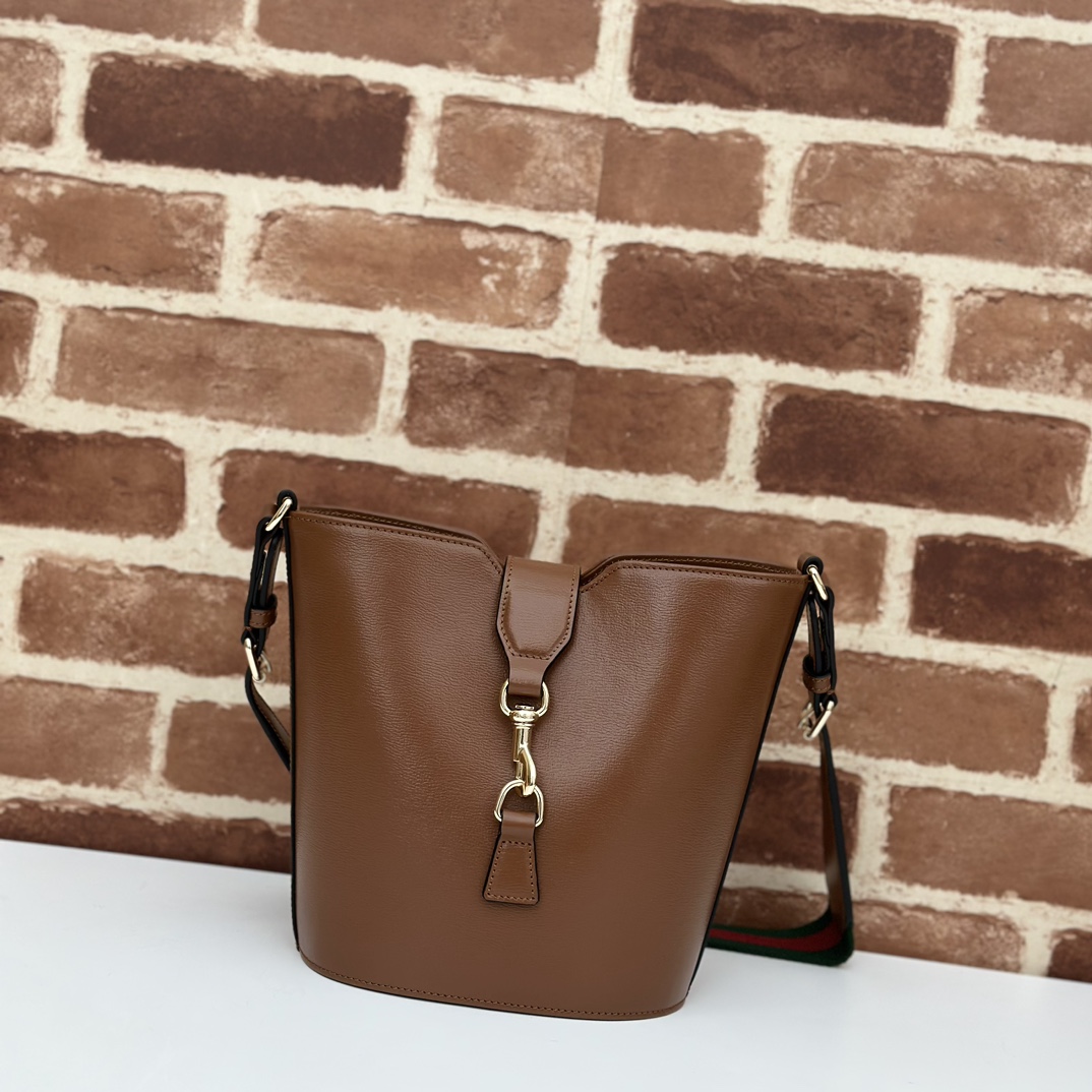 Gucci  05219