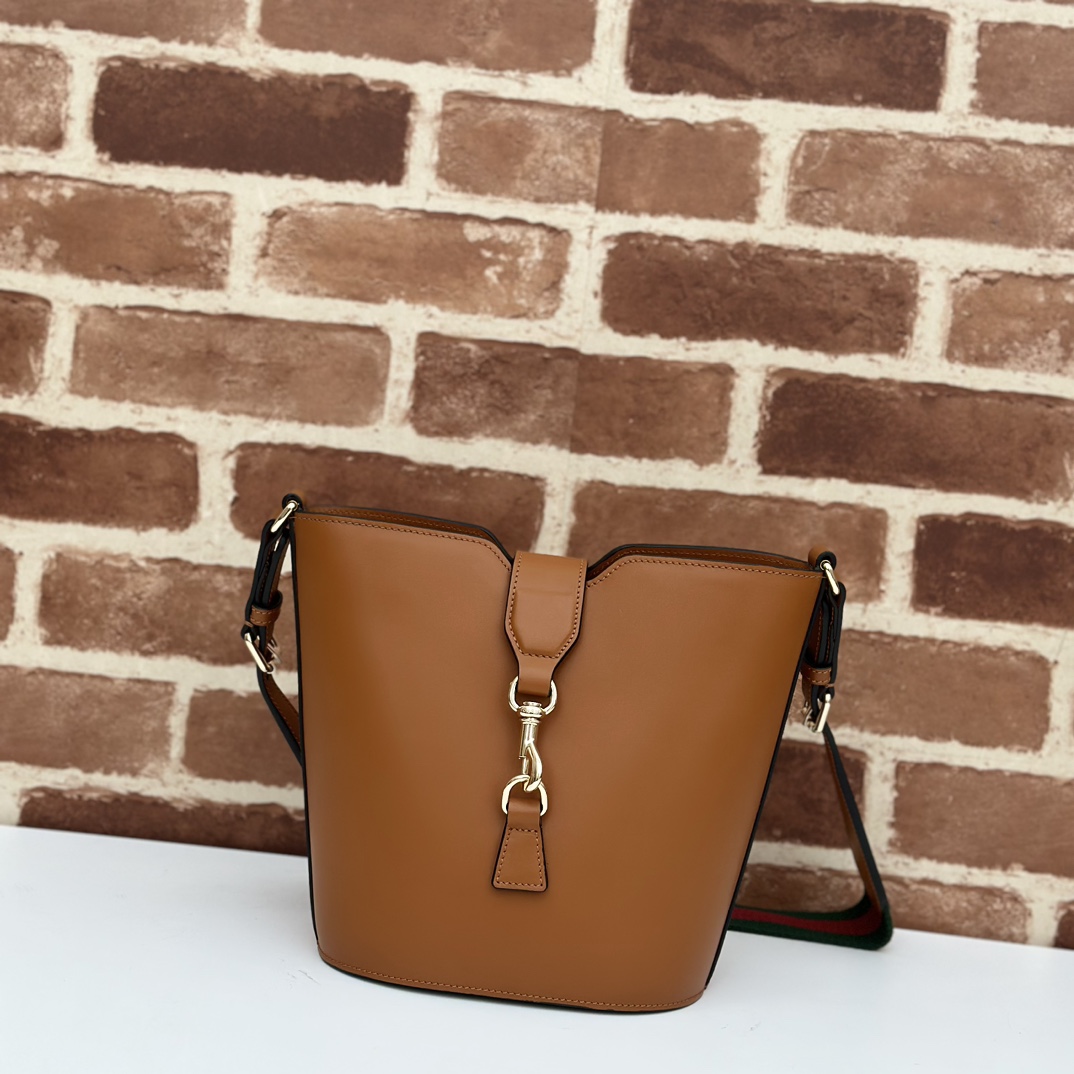 Gucci  05229