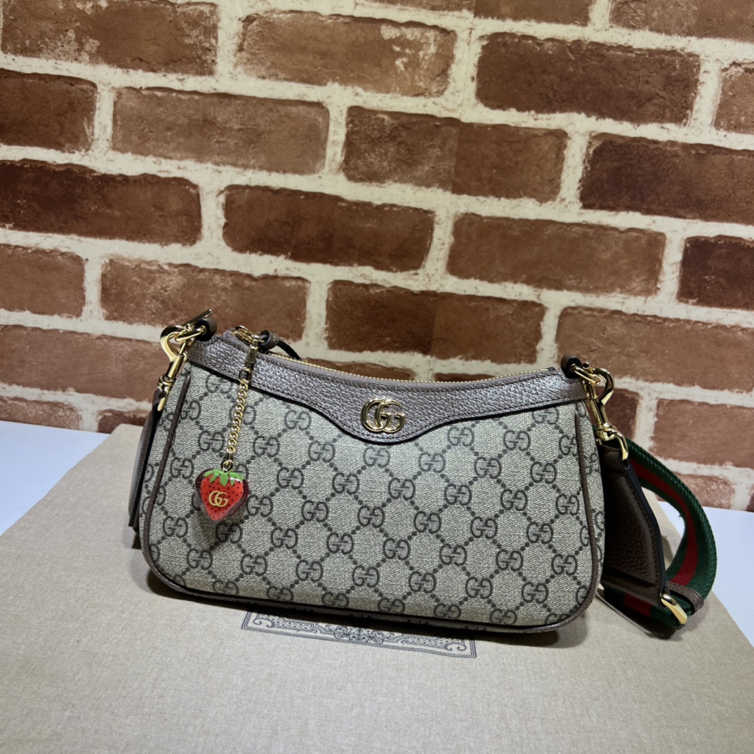 Gucci  05309