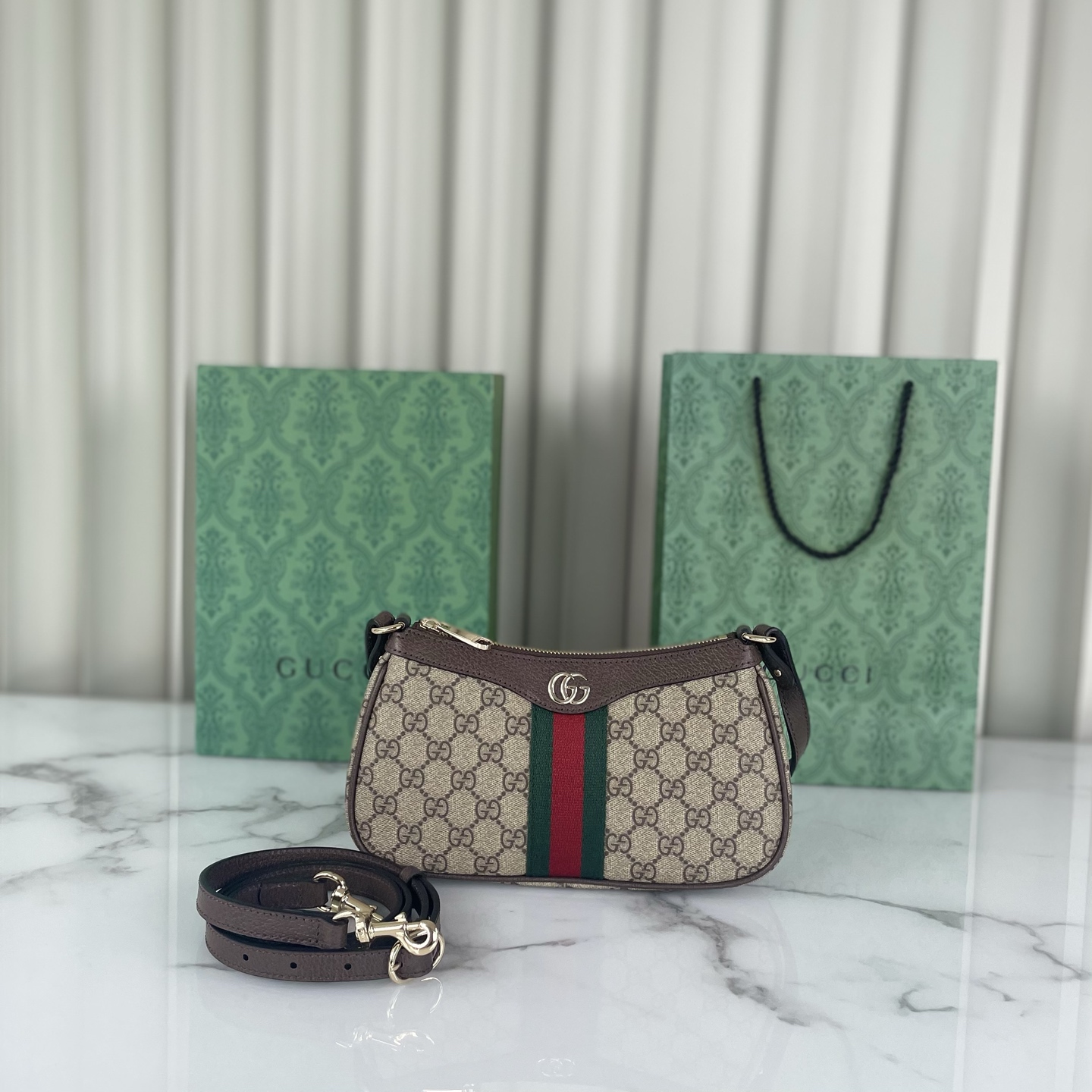 Gucci  05789