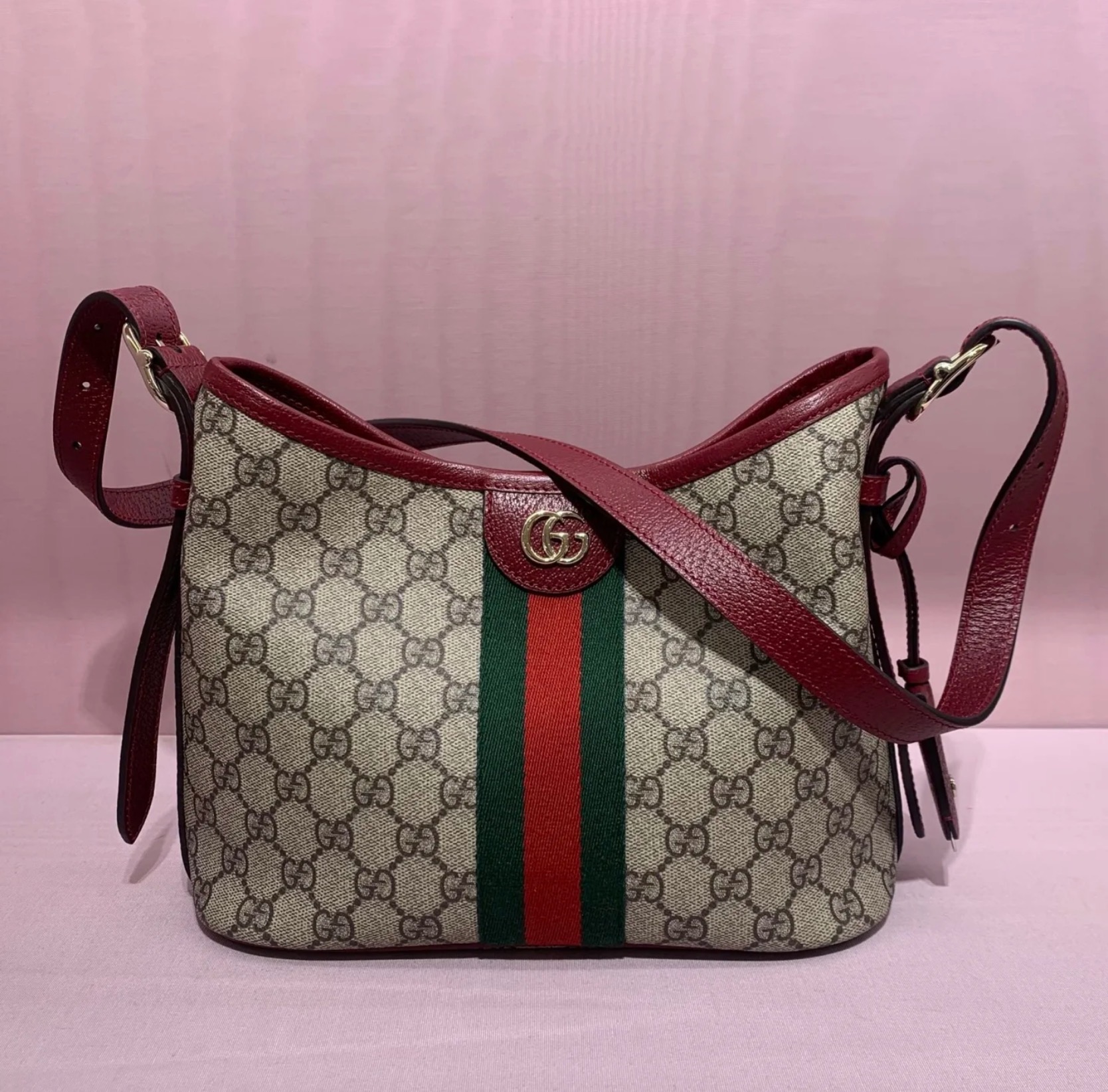 Gucci  05799