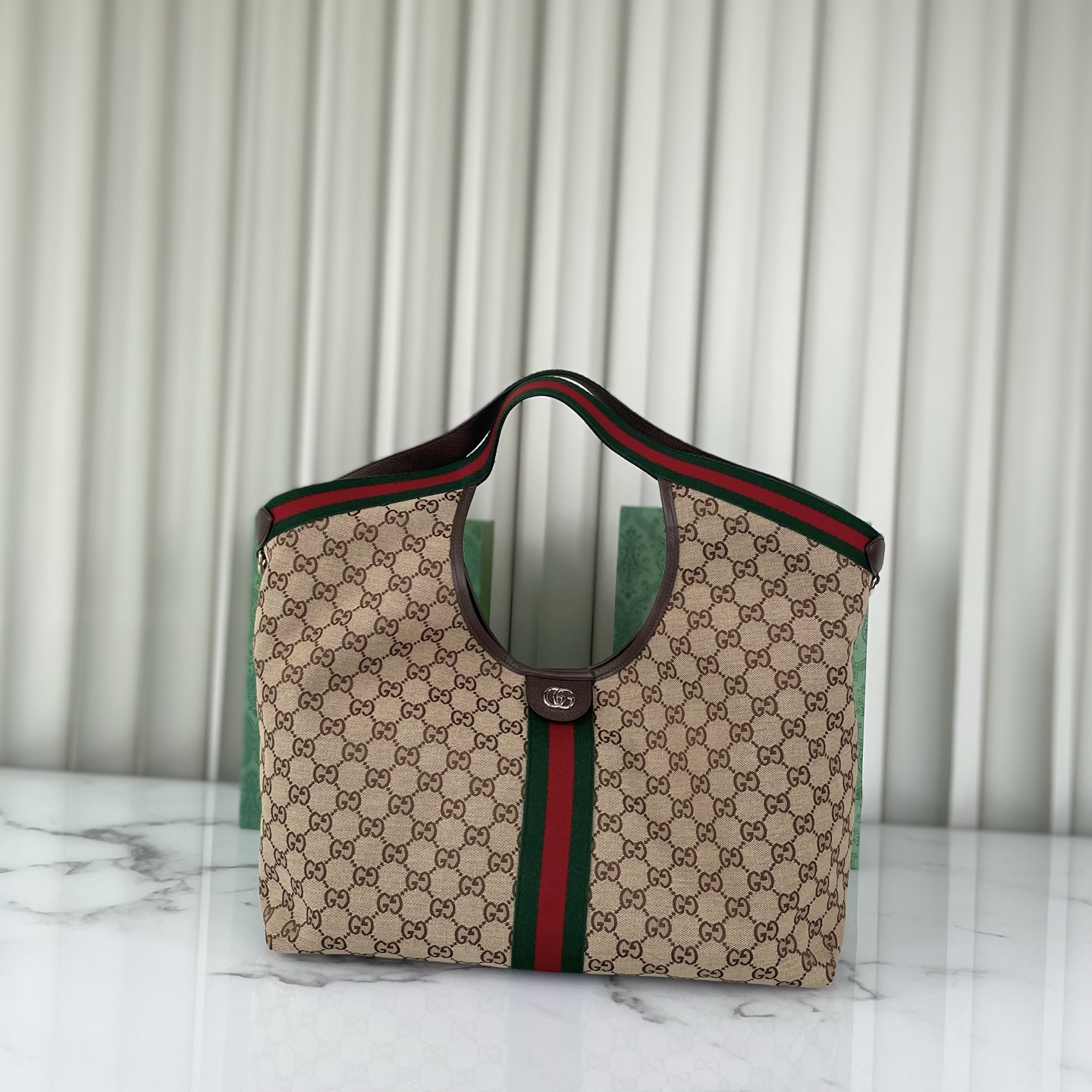 Gucci  05837