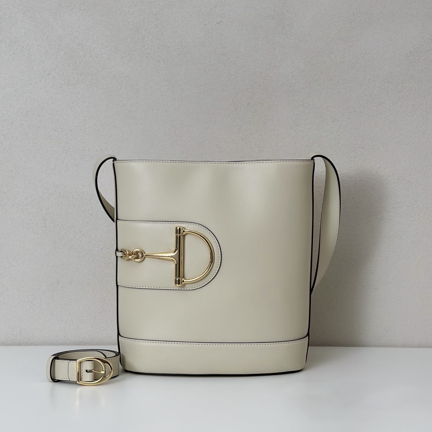 Gucci  05889