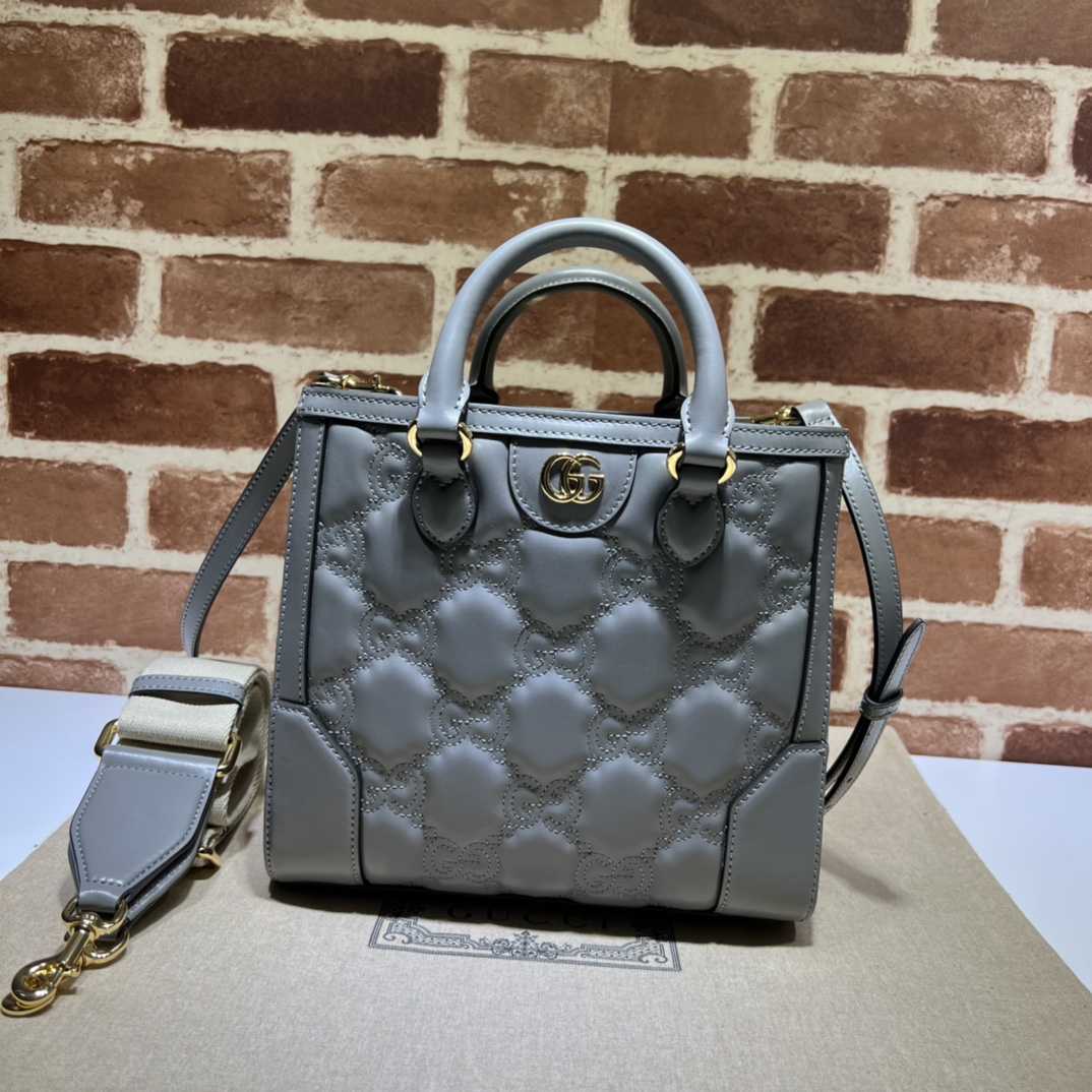 Gucci  06079