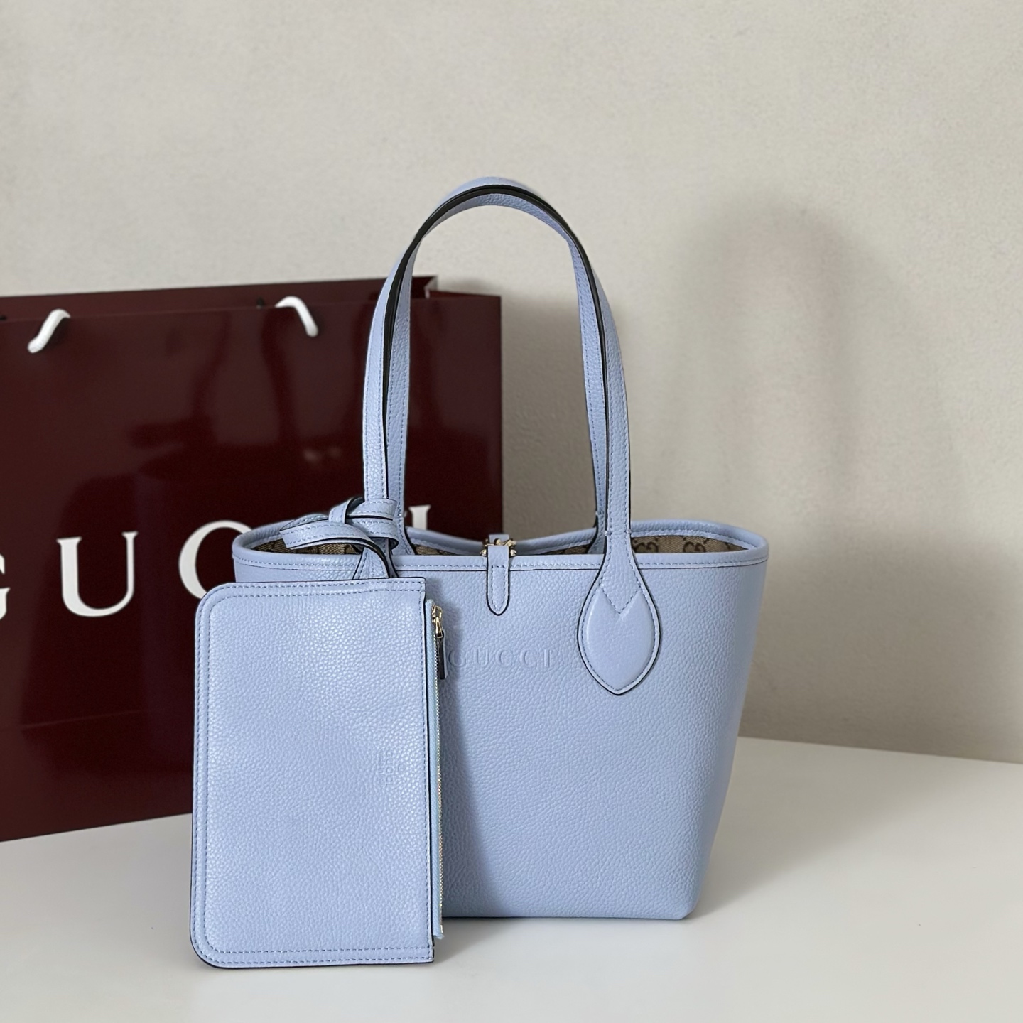 Gucci  06169