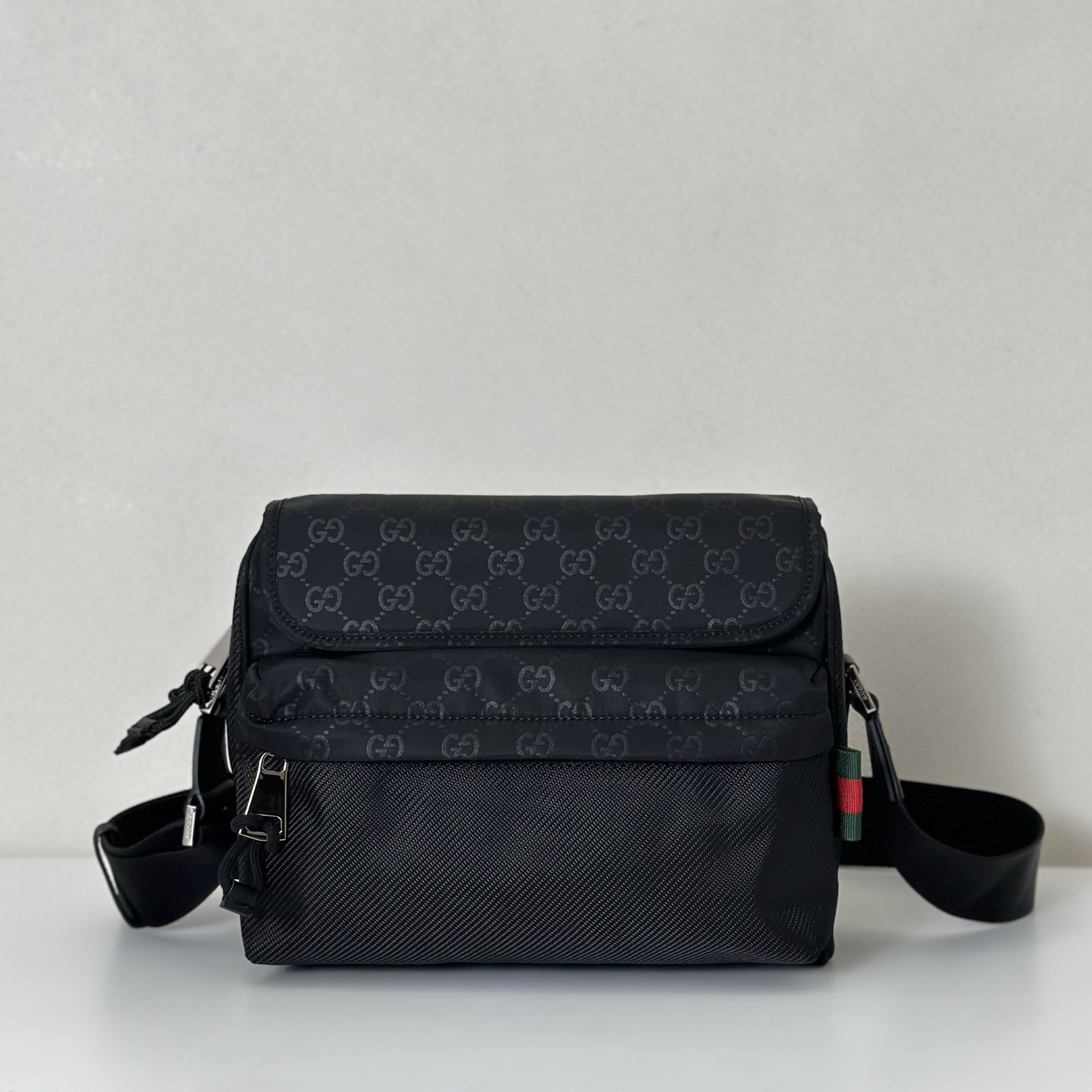 Gucci  06549