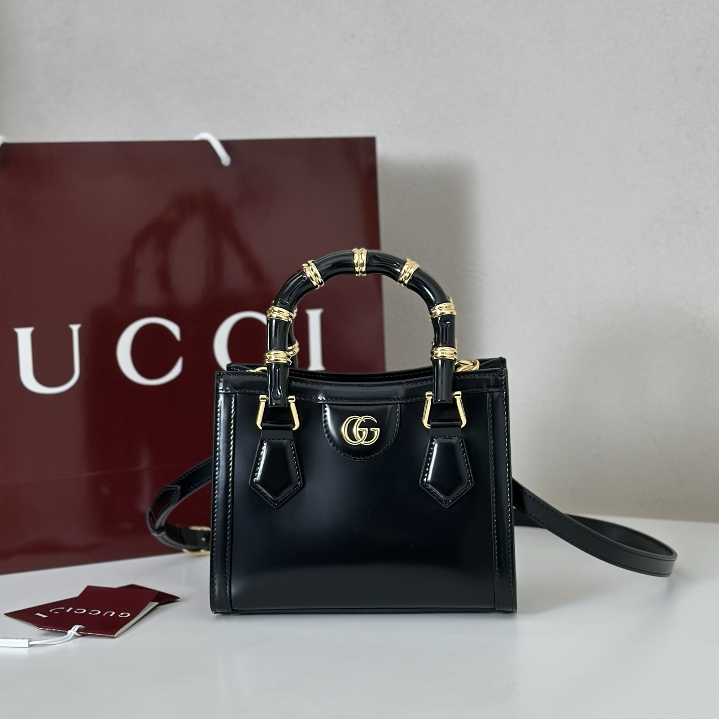 Gucci  06709