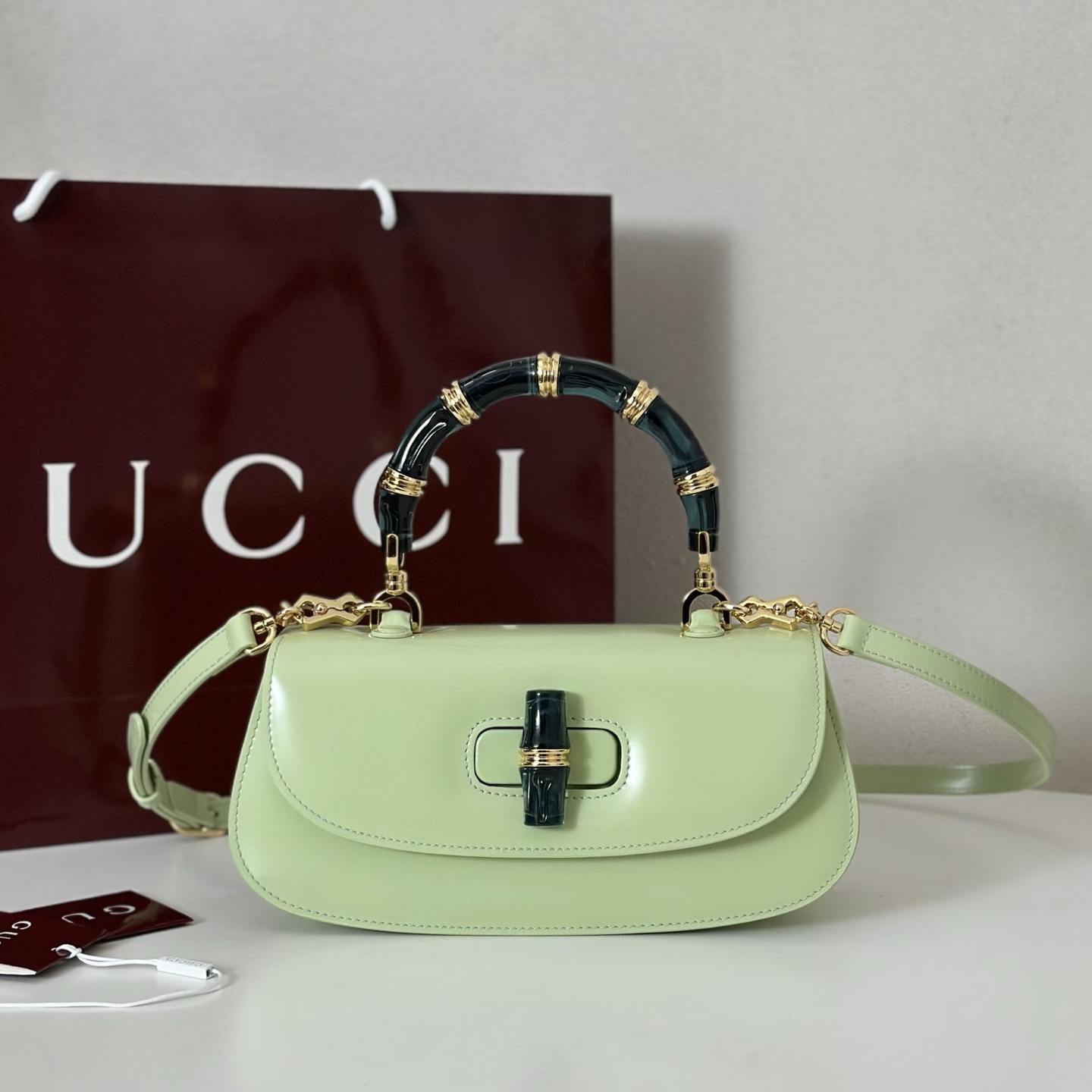 Gucci  06719