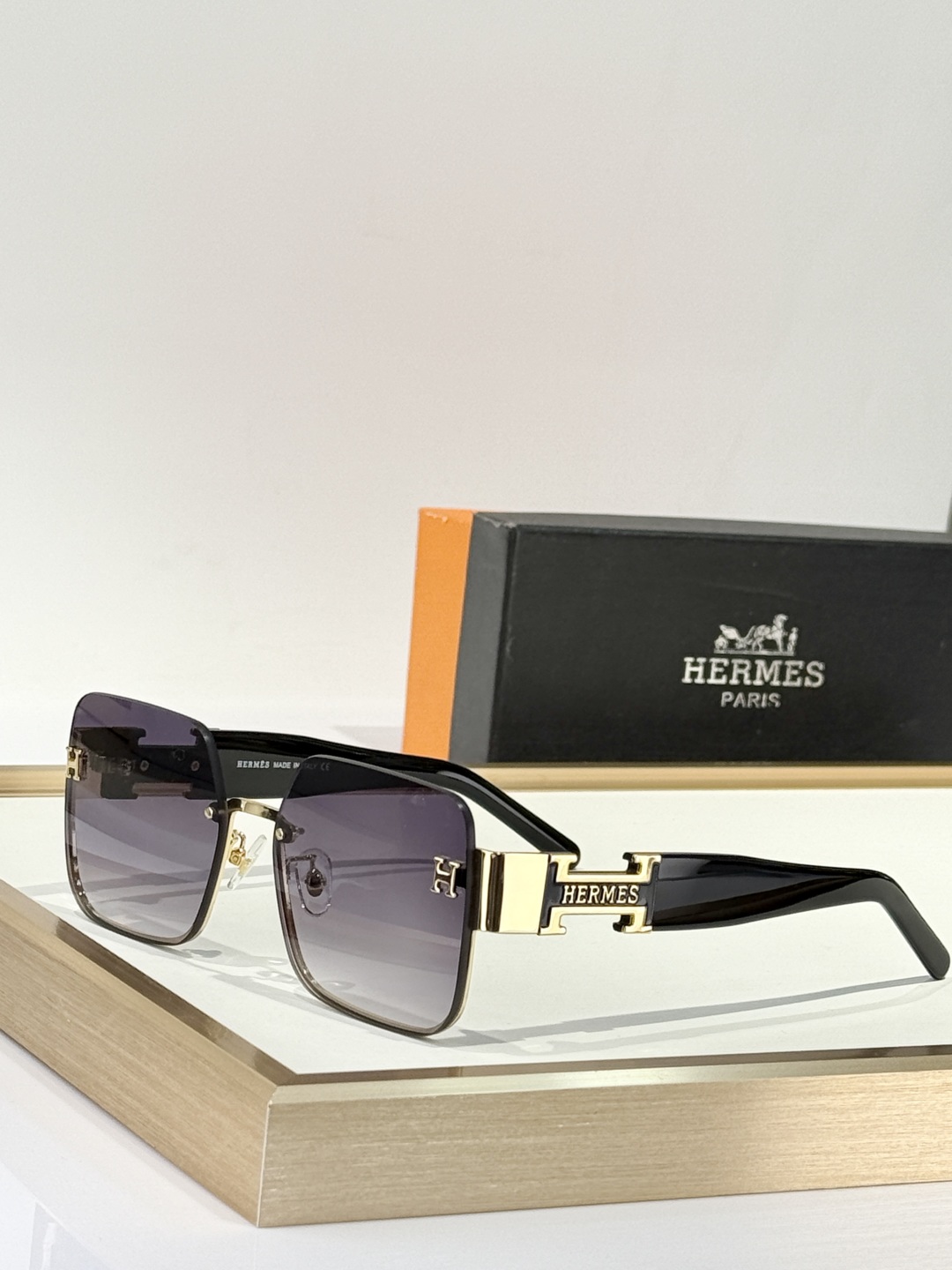 HERMES 00009