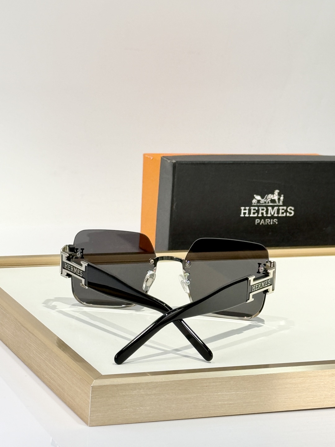HERMES 00019
