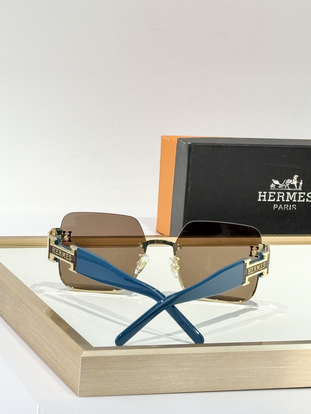 HERMES 00029