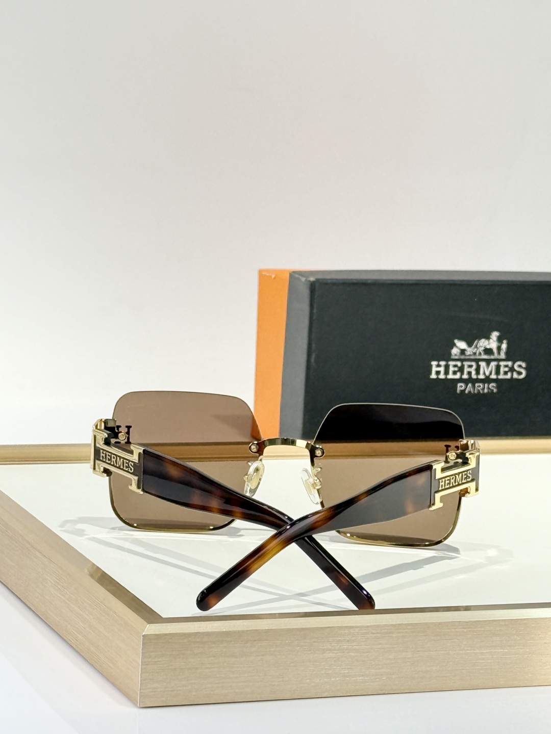 HERMES 00039