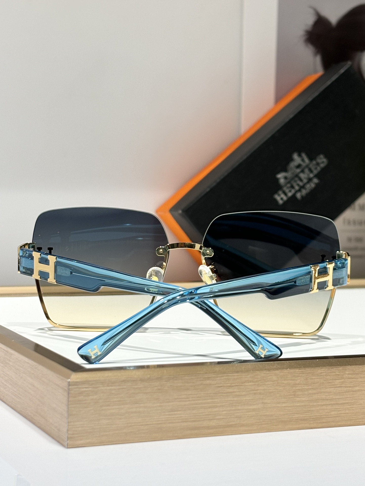 HERMES 00046