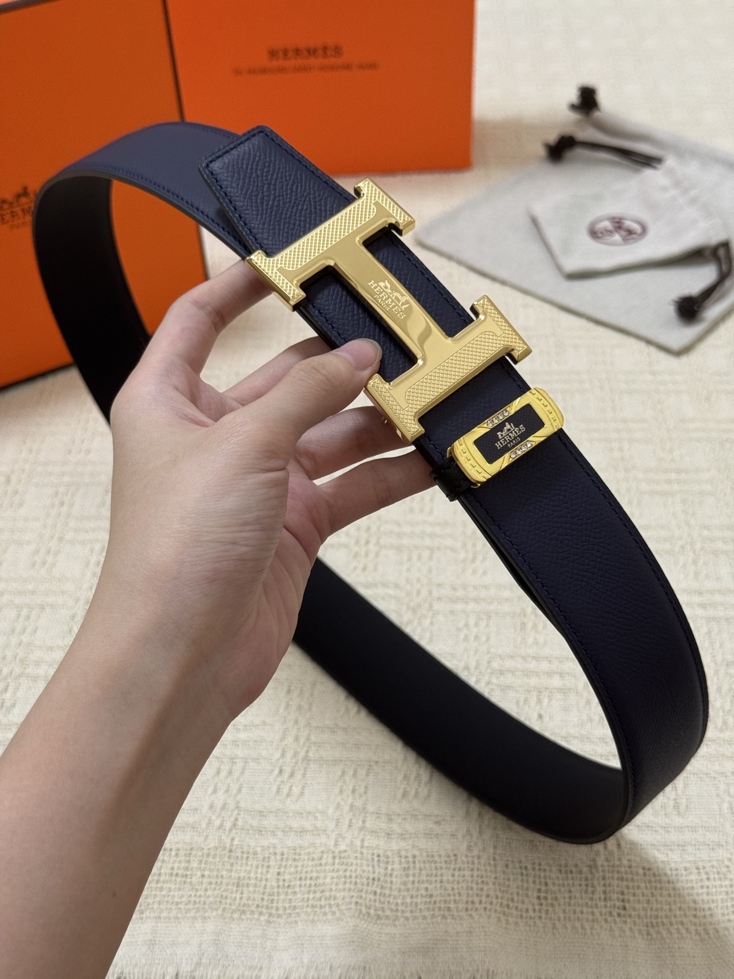 HERMES 00049