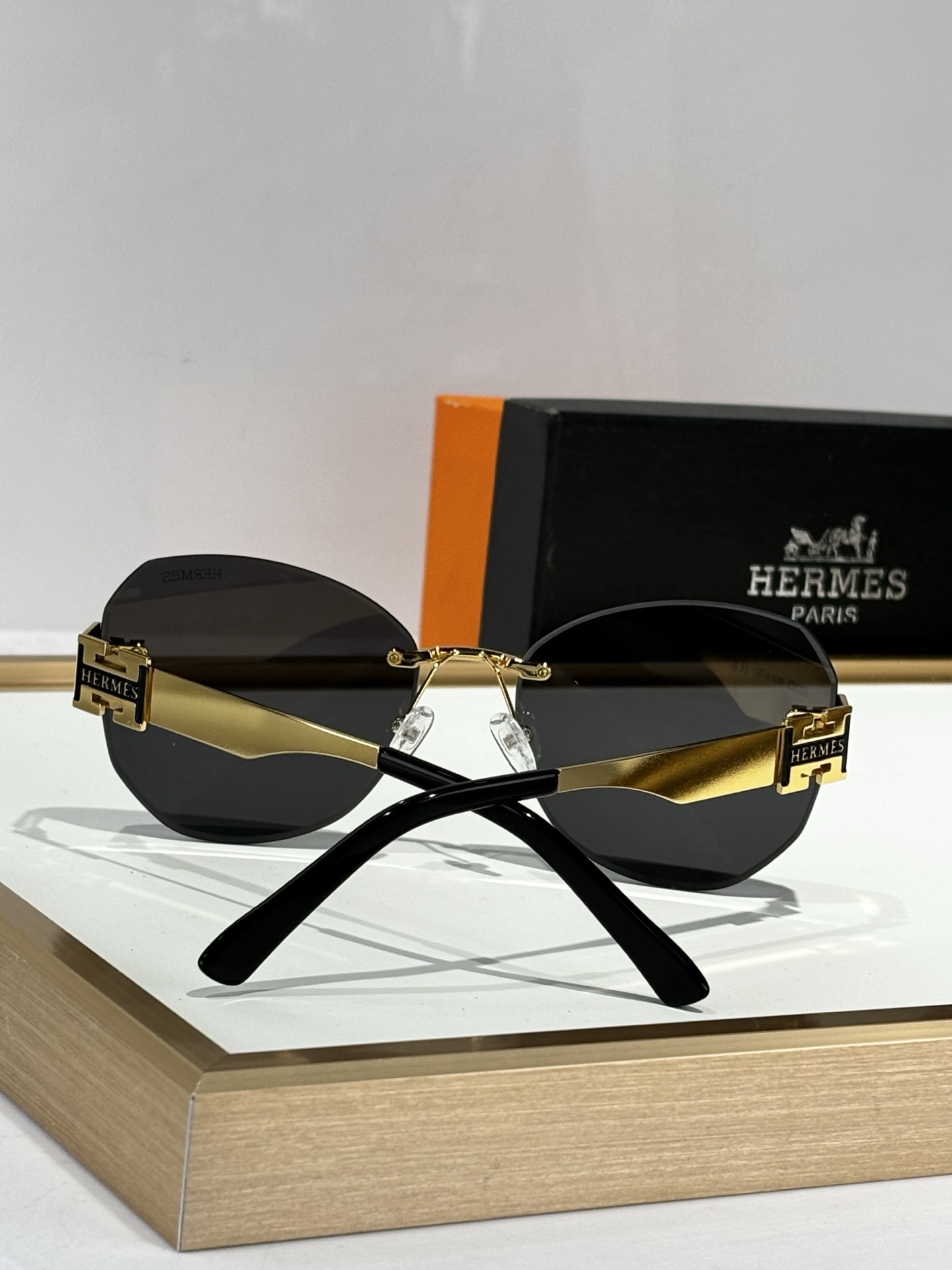 HERMES 00099