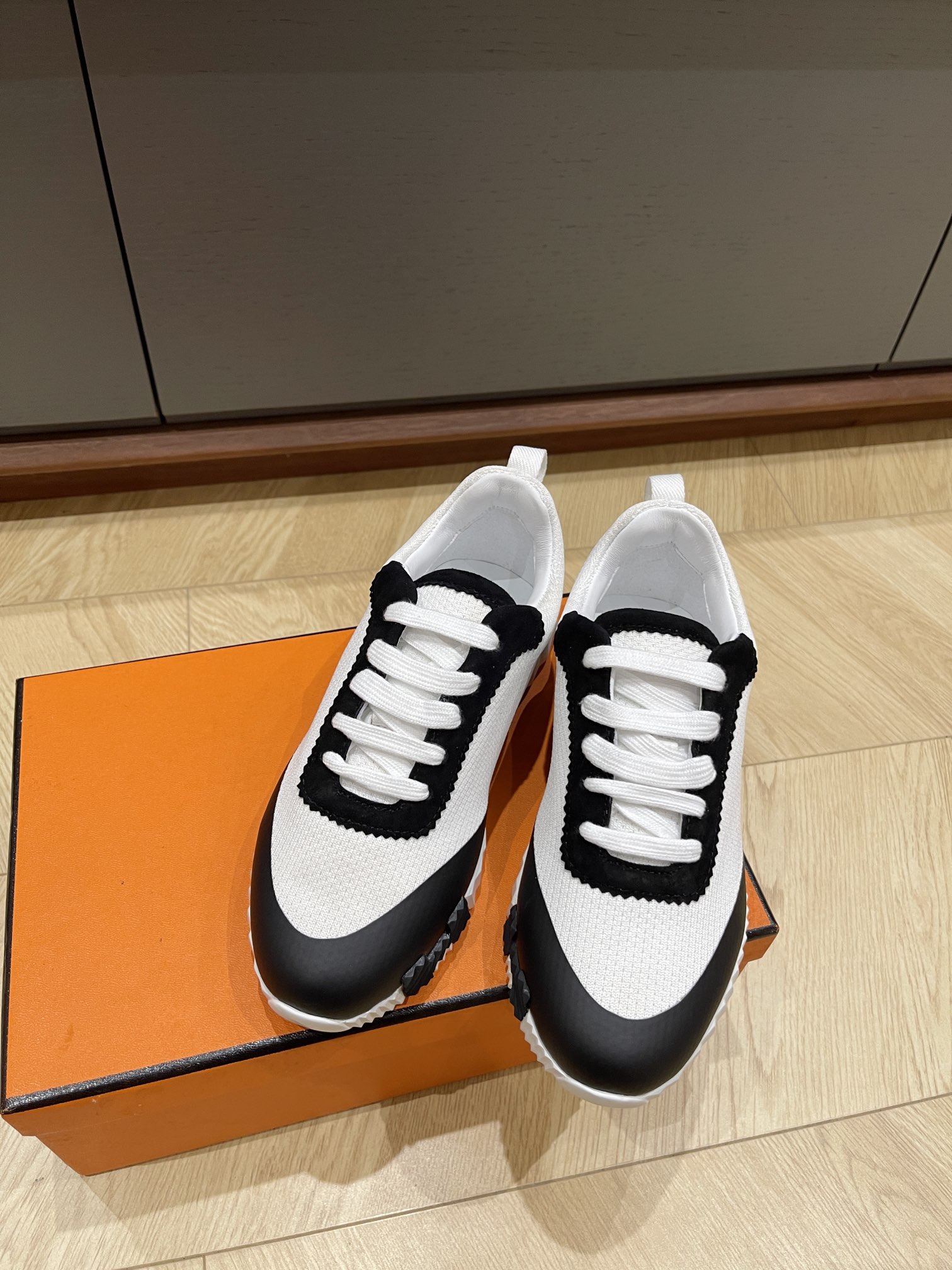HERMES 00099