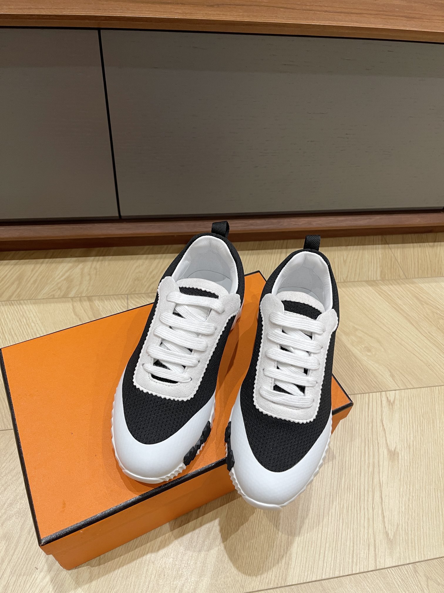HERMES 00119