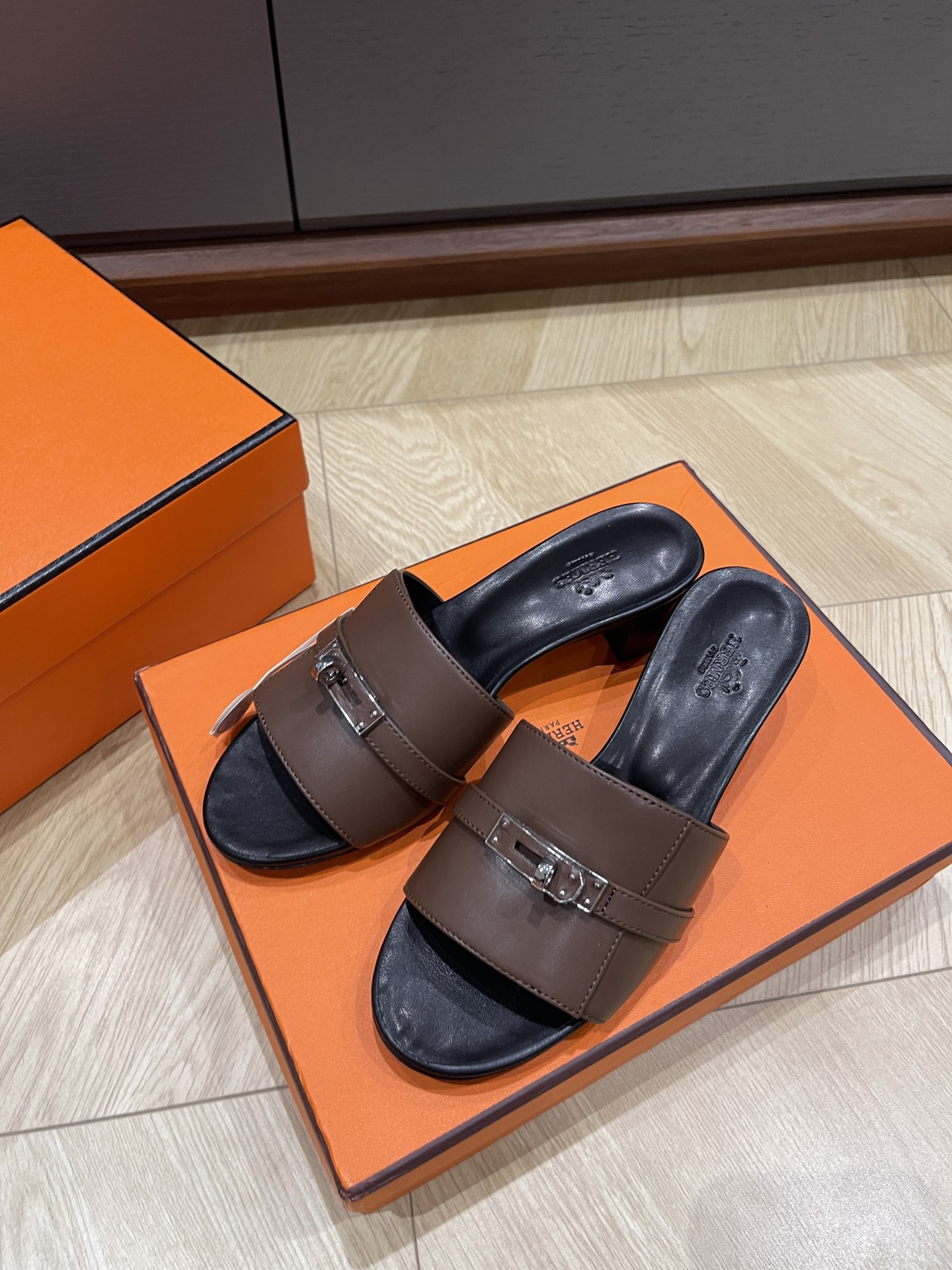 HERMES 00258