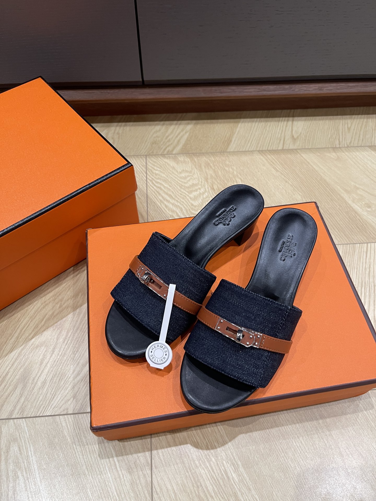 HERMES 00276