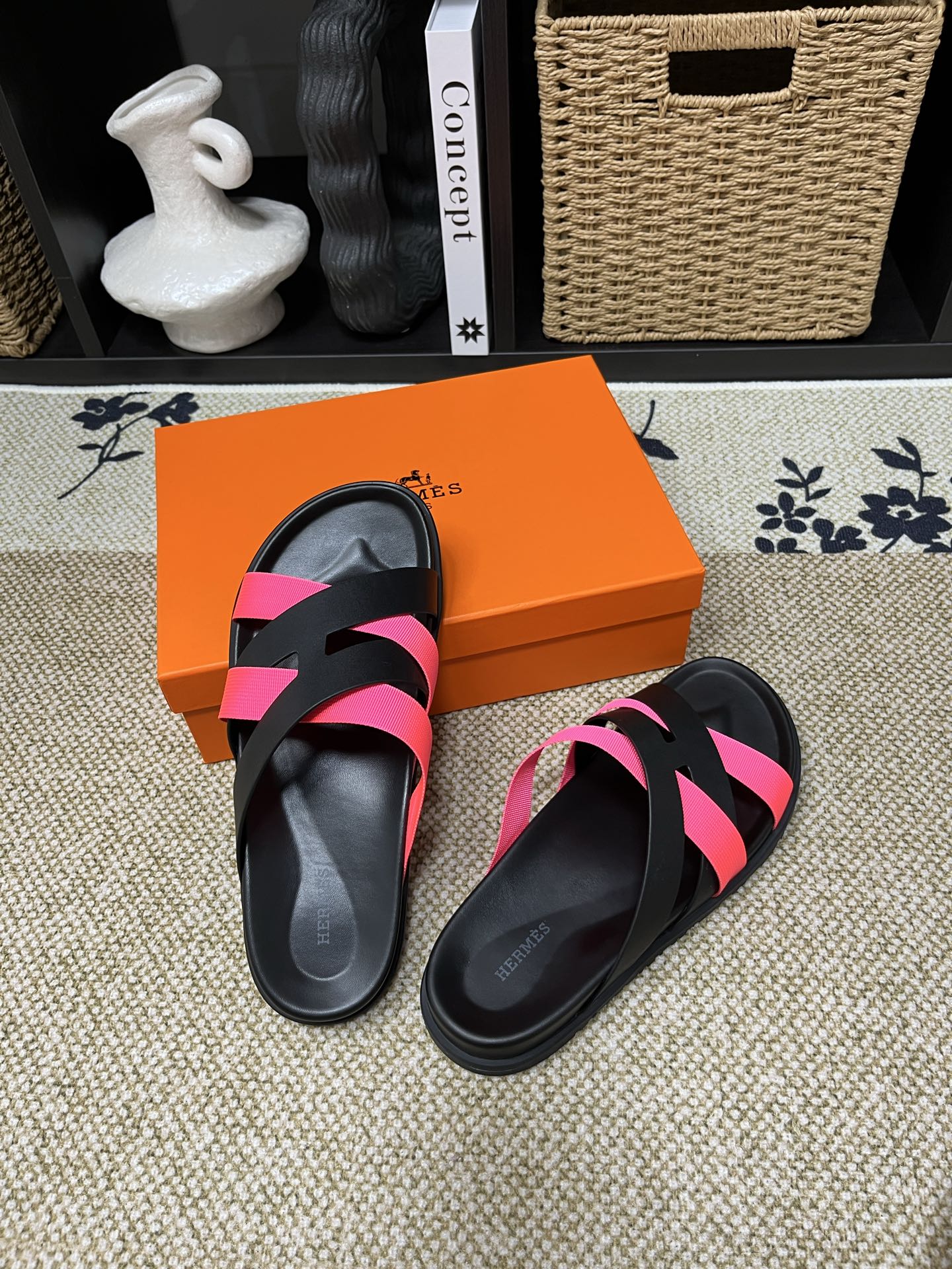 HERMES 00319