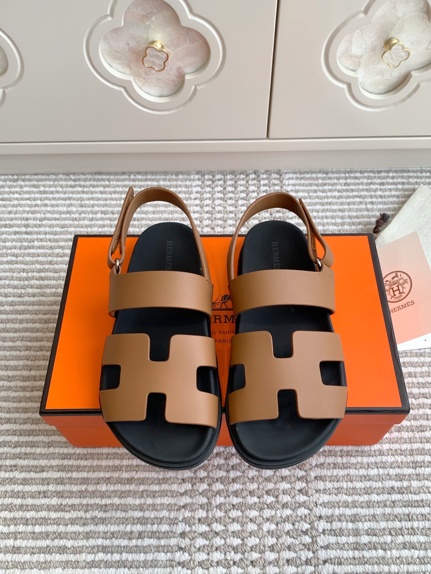HERMES 00319