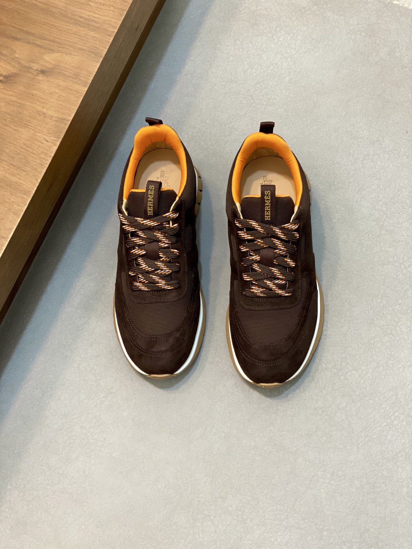 HERMES 00319