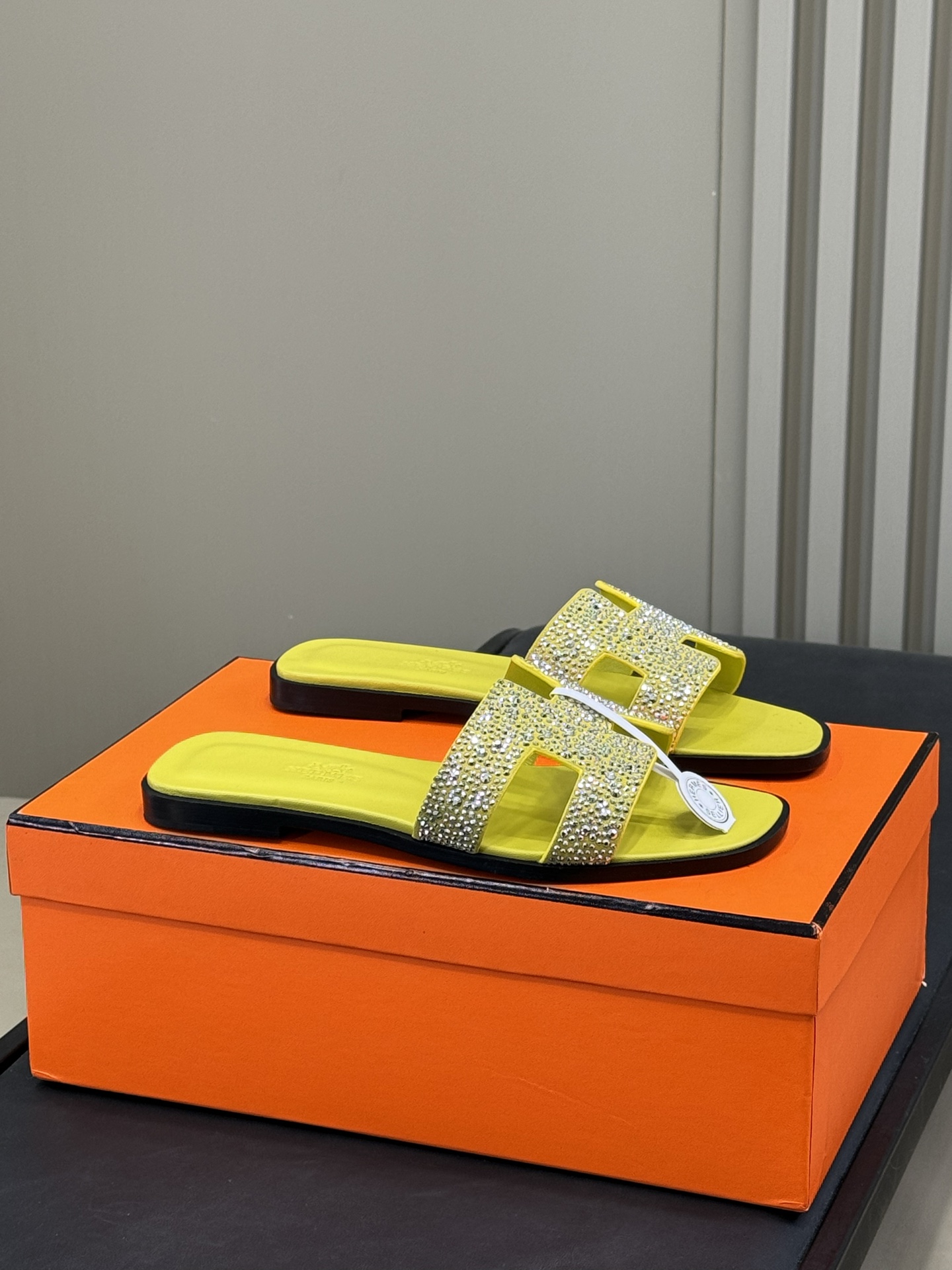 HERMES 00319