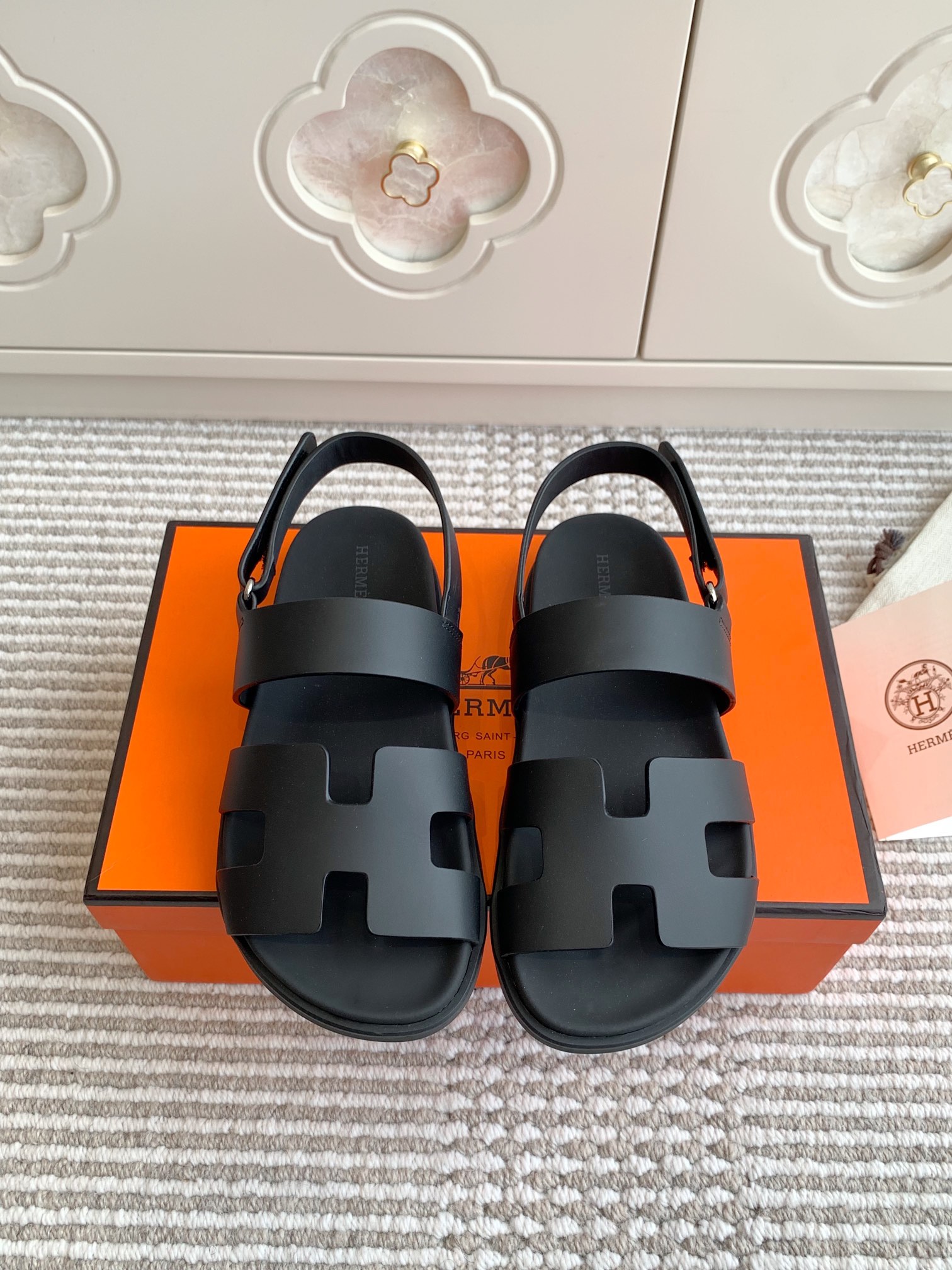 HERMES 00329