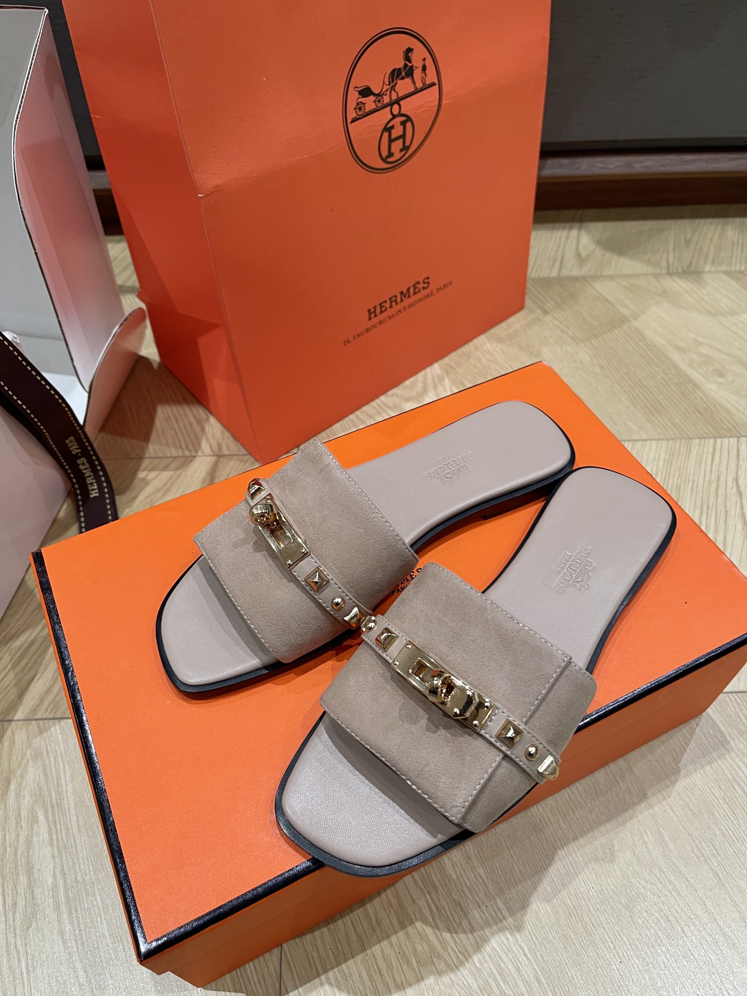 HERMES 00338