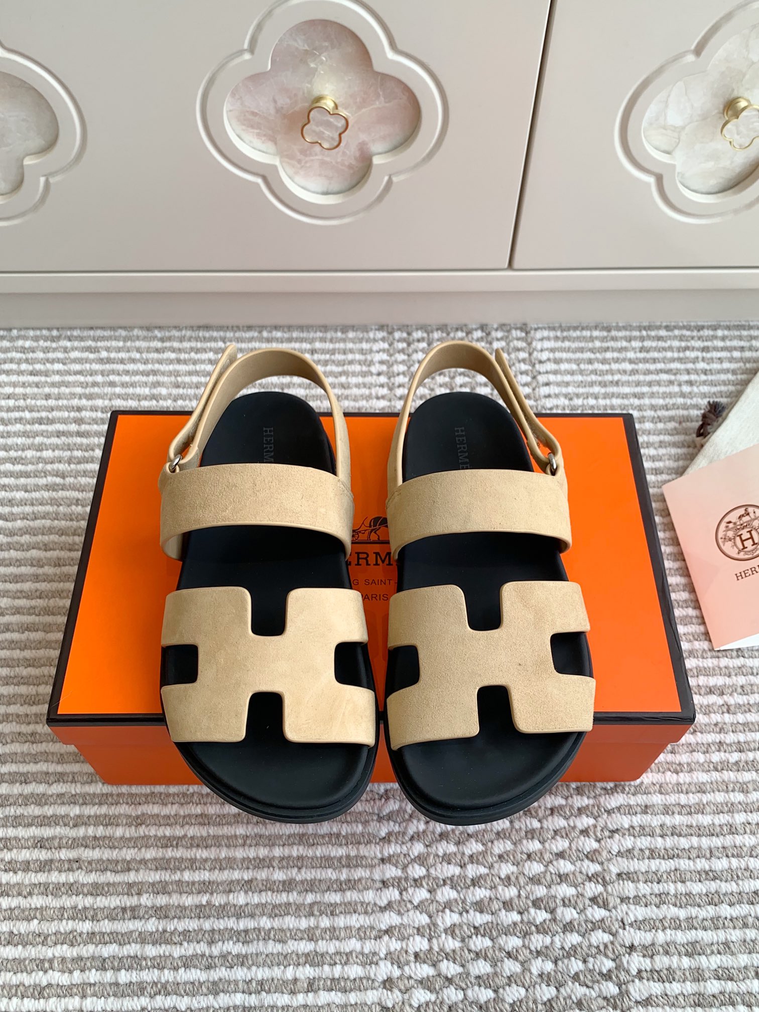 HERMES 00349