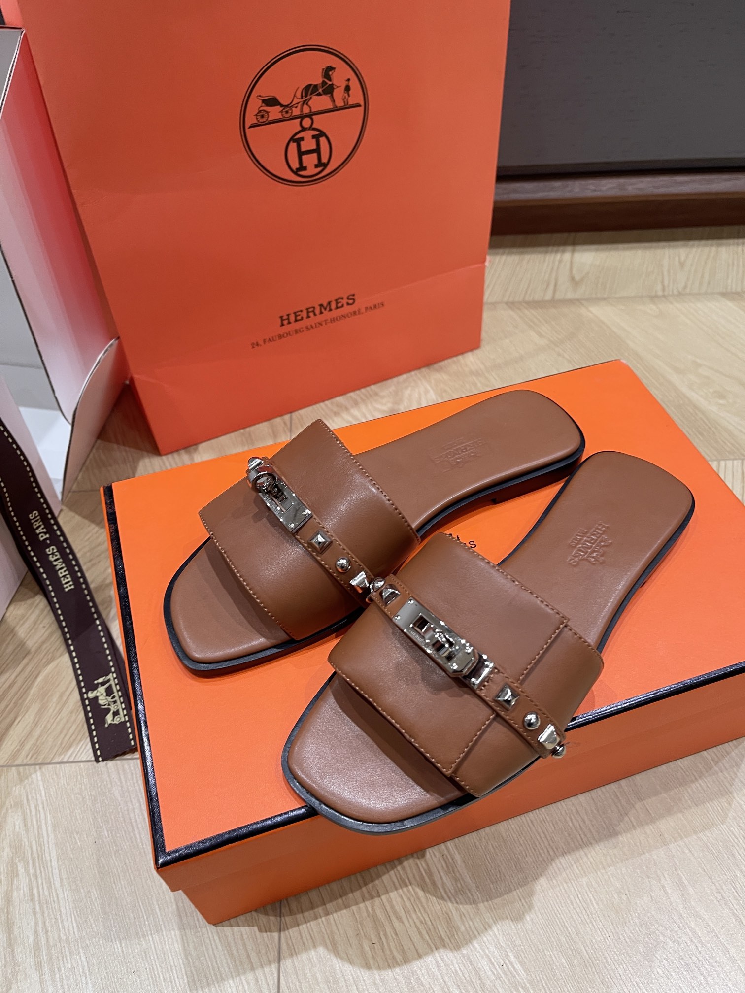 HERMES 00358