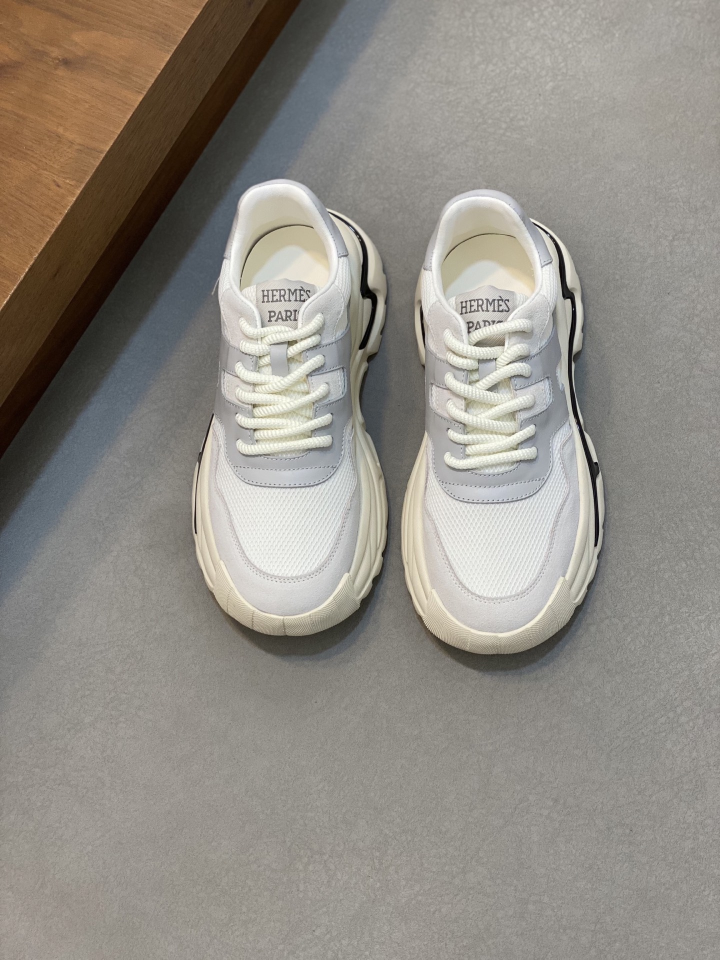 HERMES 00359
