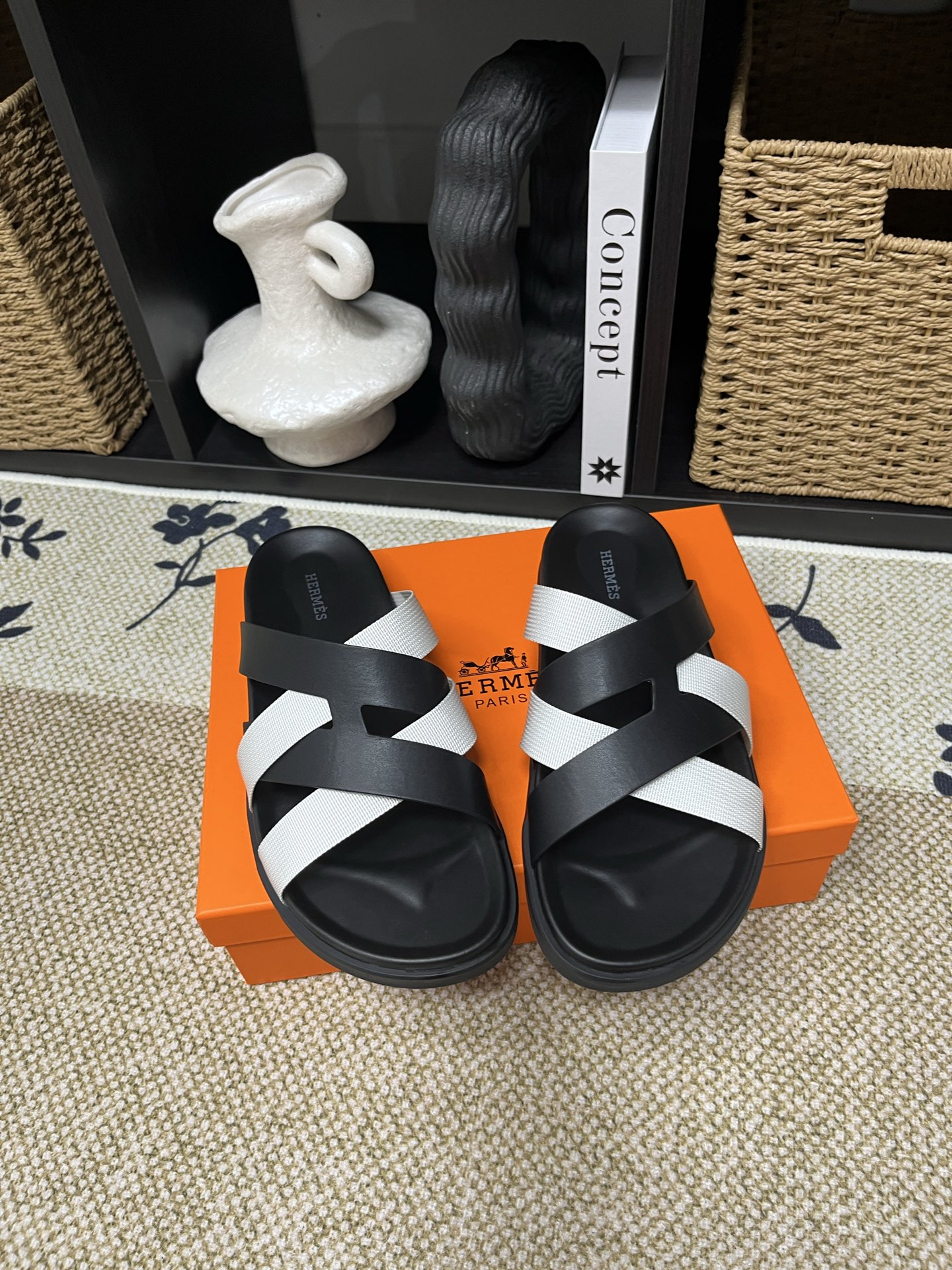 HERMES 00369