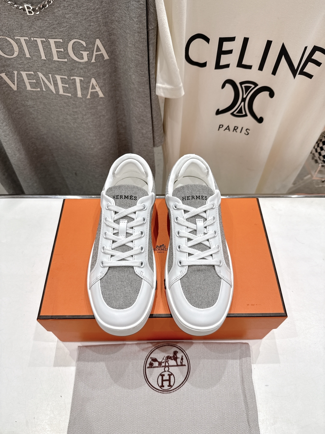 HERMES  00369