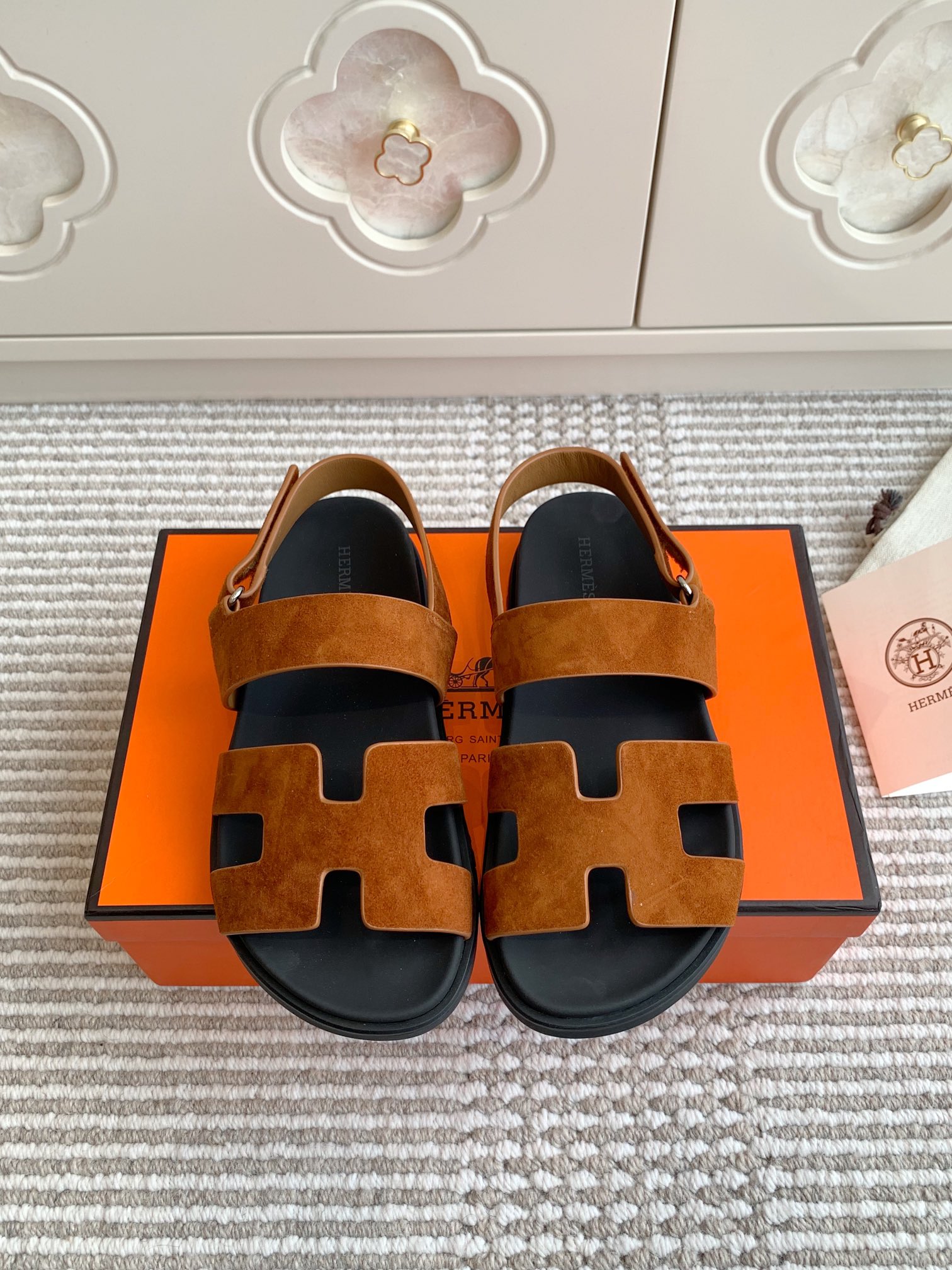 HERMES 00369