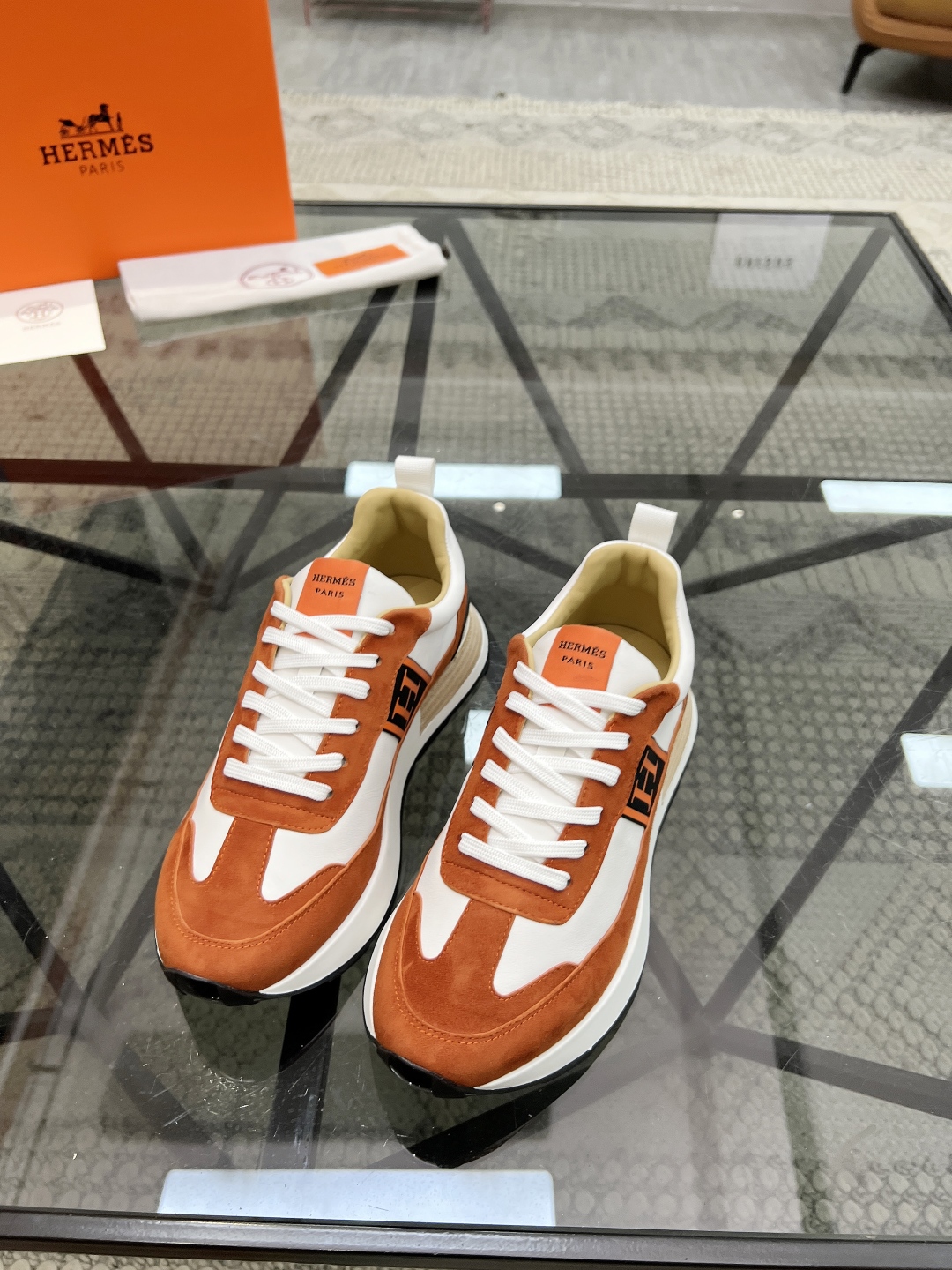 HERMES 00369