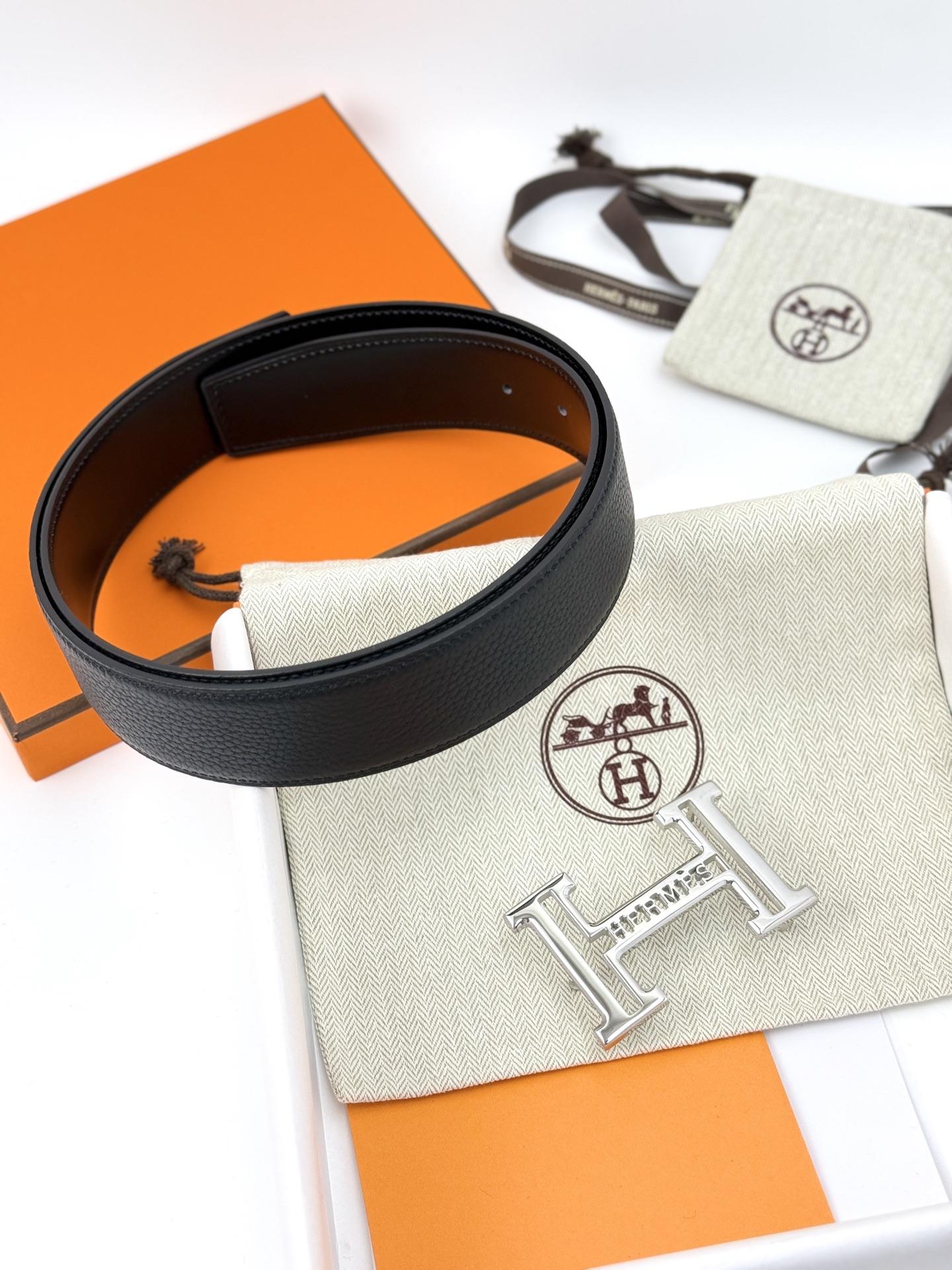 HERMES 00376
