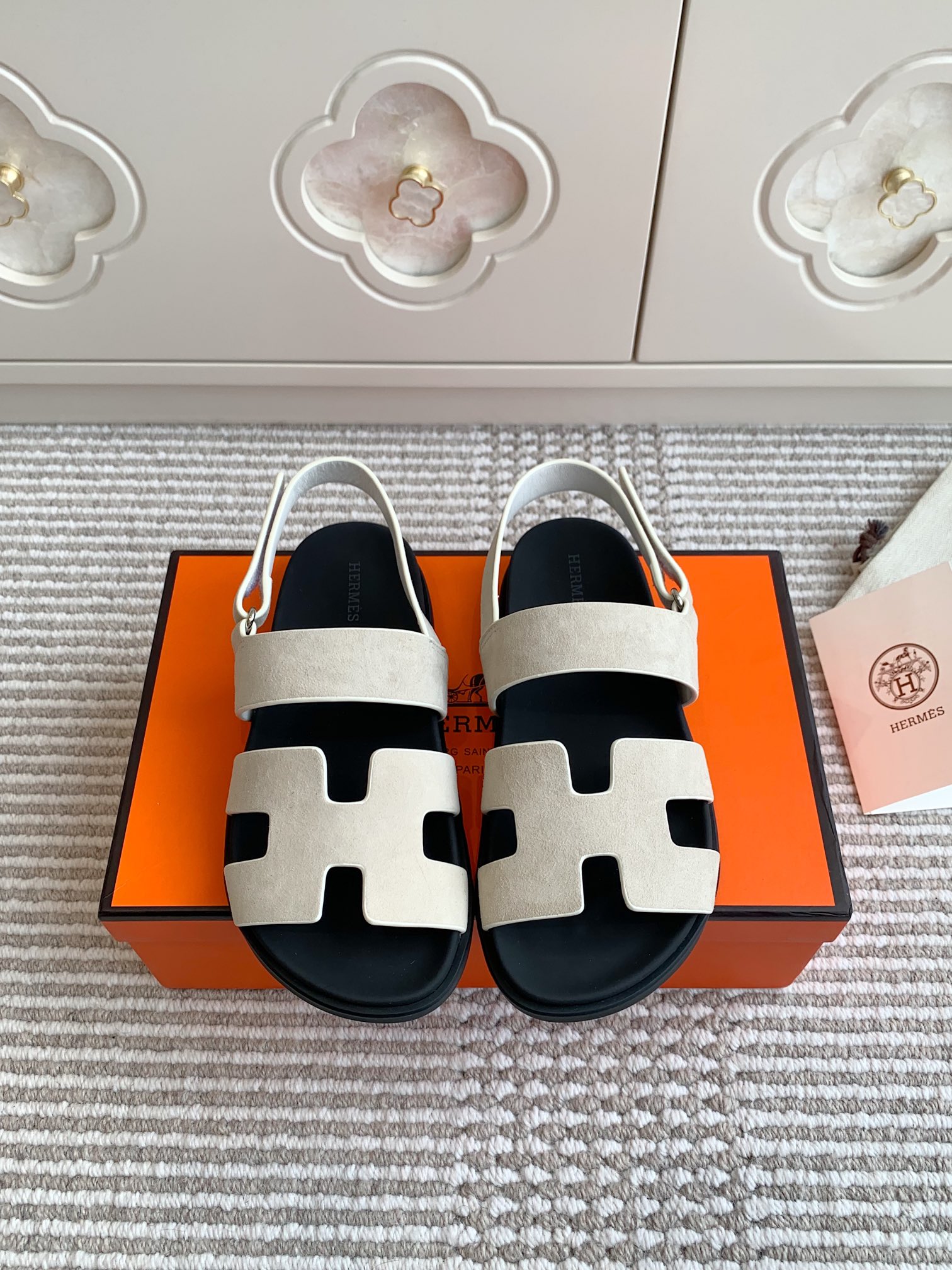 HERMES 00379