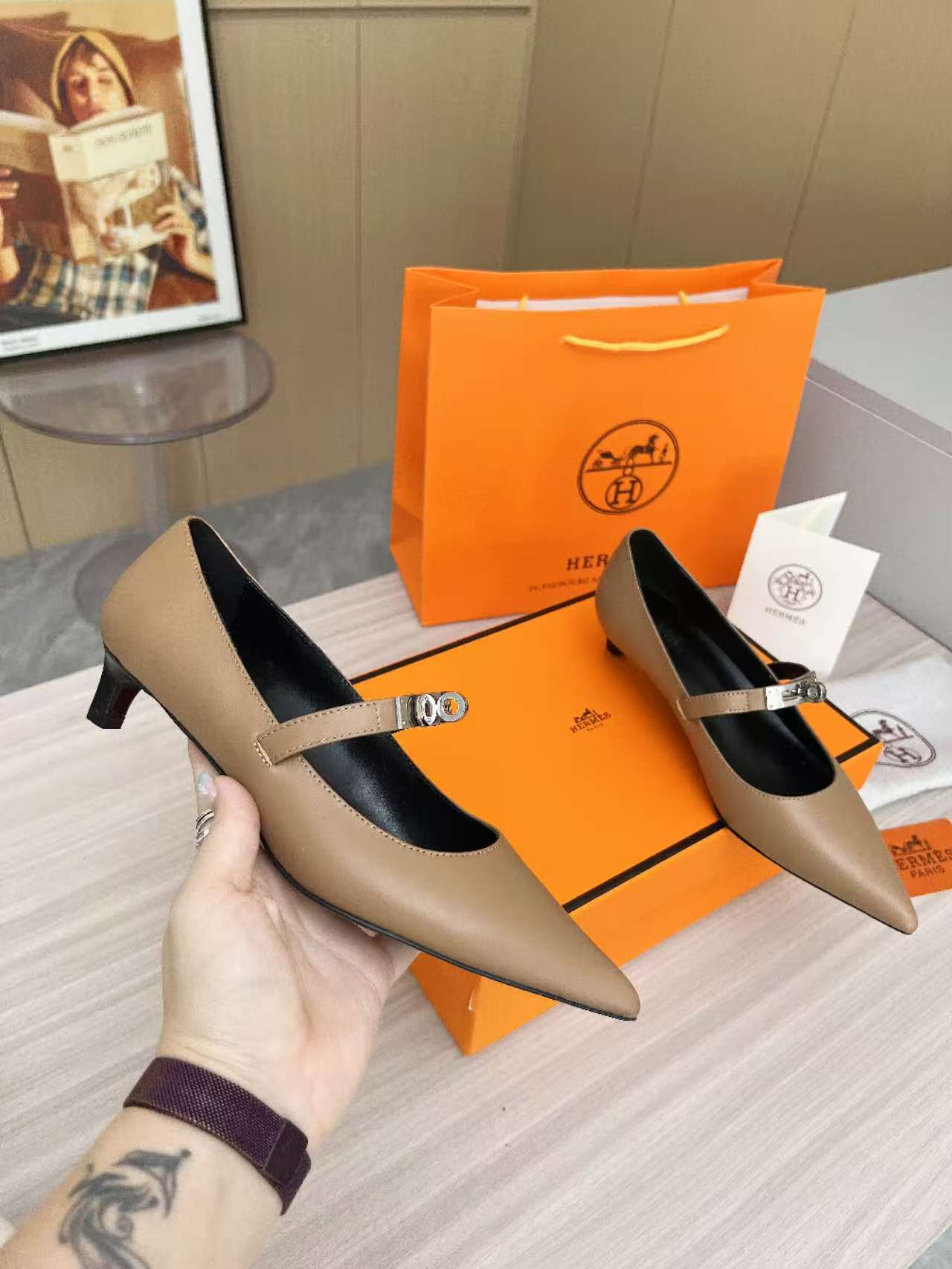 HERMES 00389