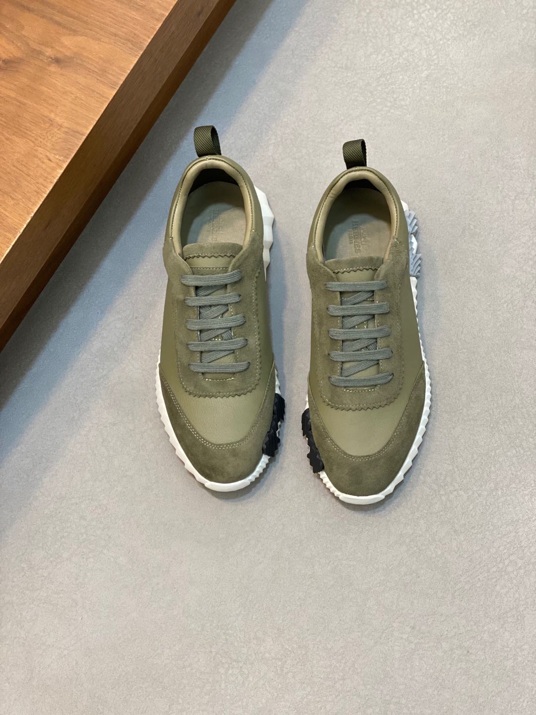 HERMES 00409