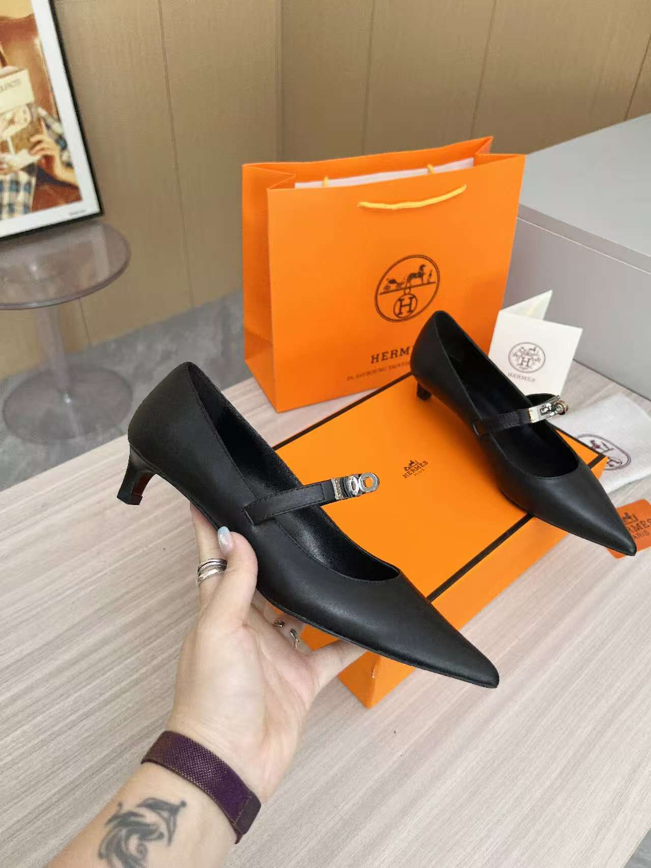 HERMES 00429