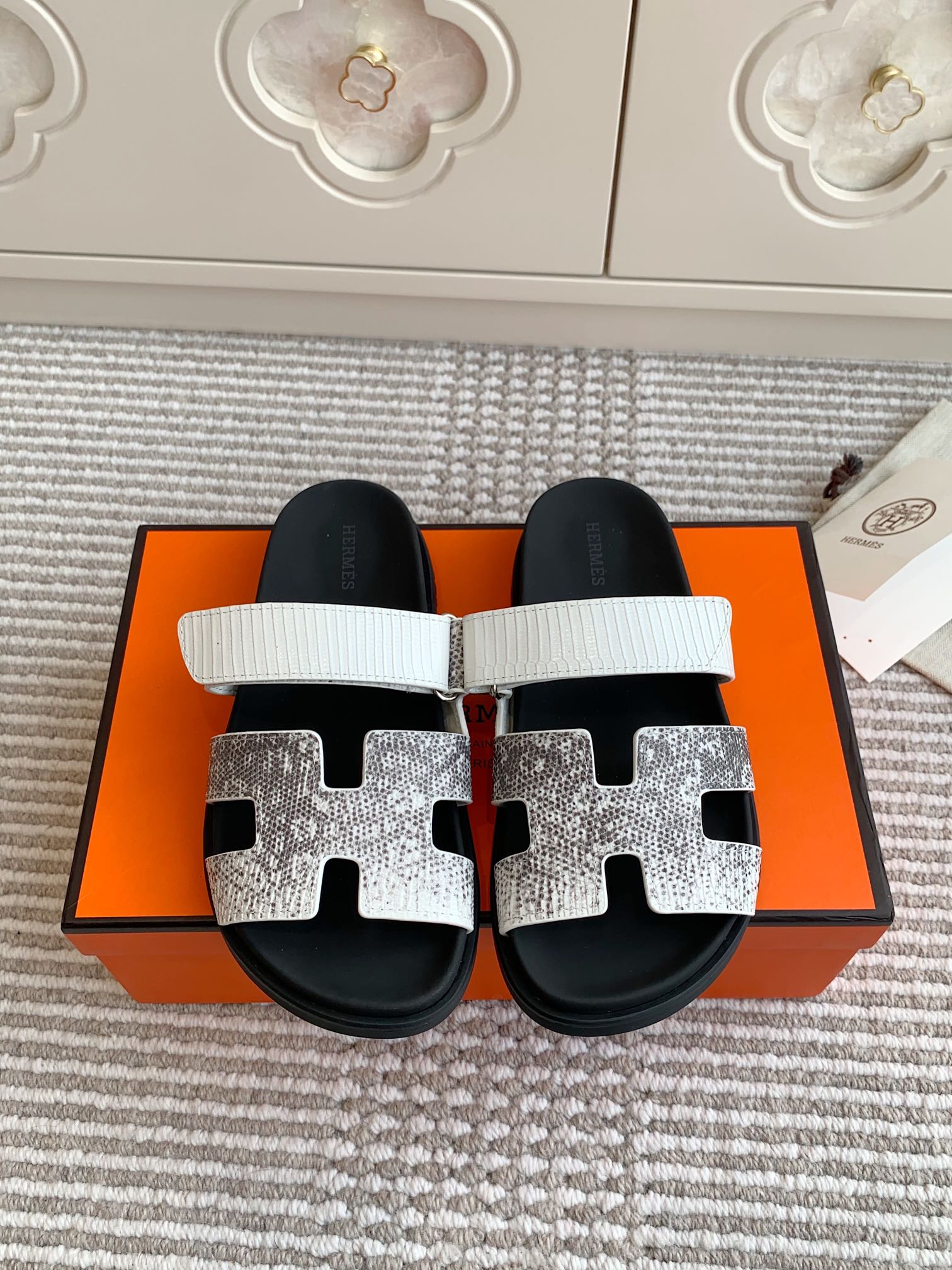 HERMES 00469