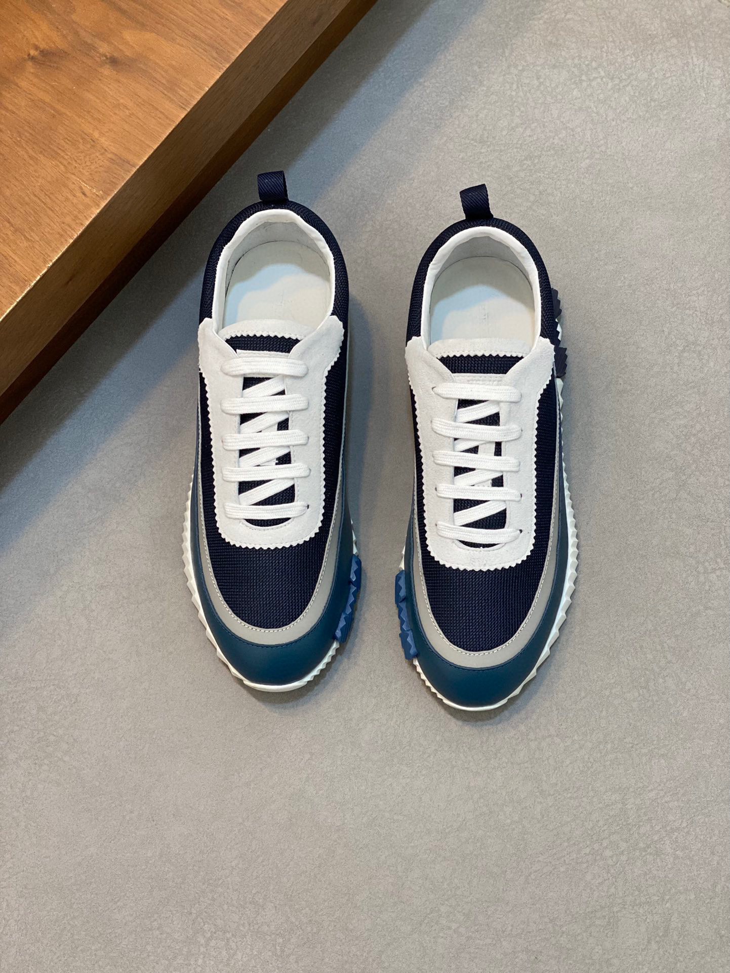 HERMES 00489