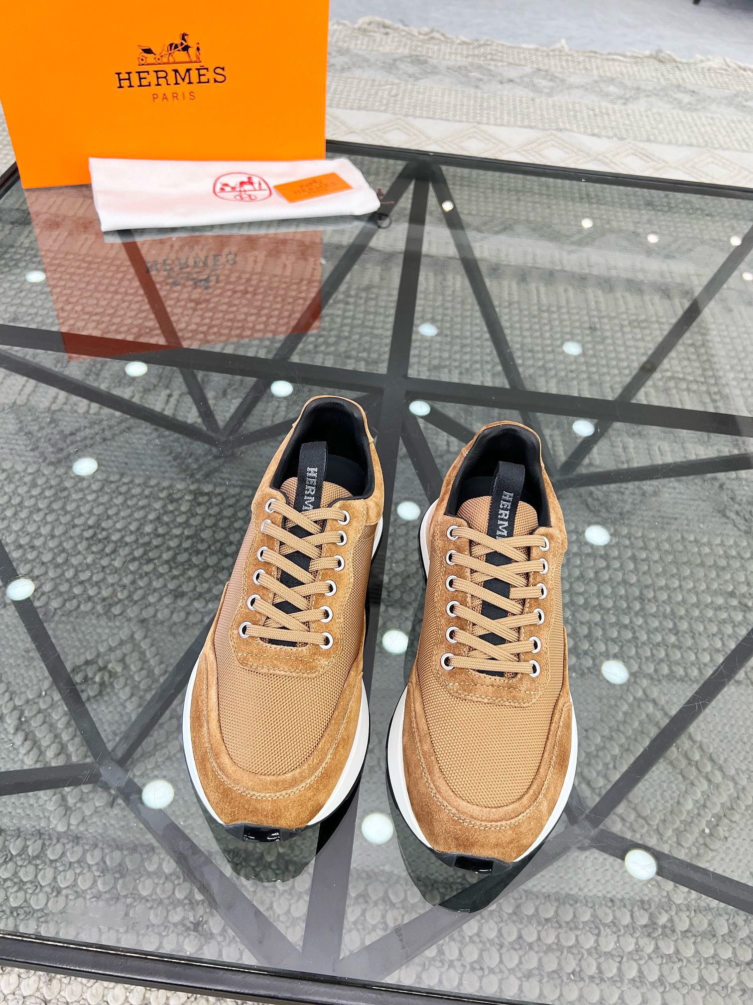 HERMES 00519