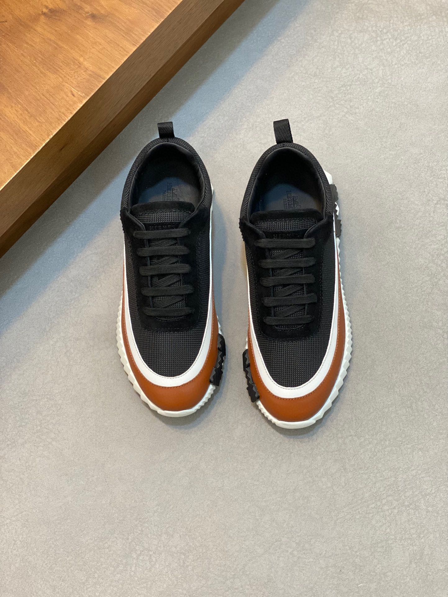 HERMES 00519