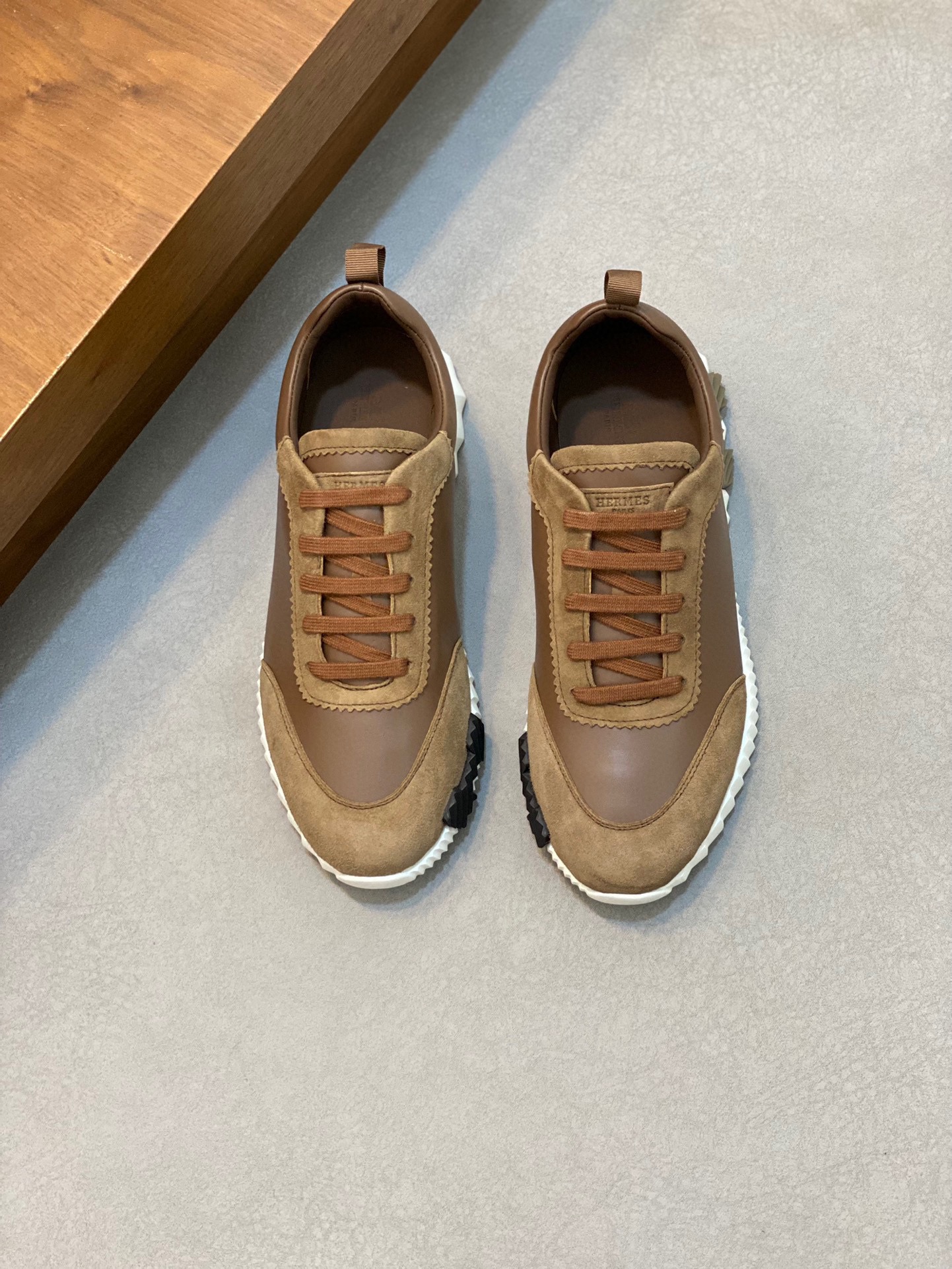 HERMES 00549