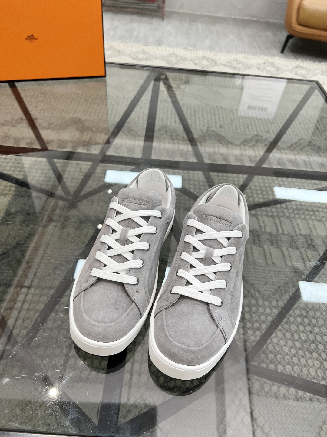 HERMES 00549