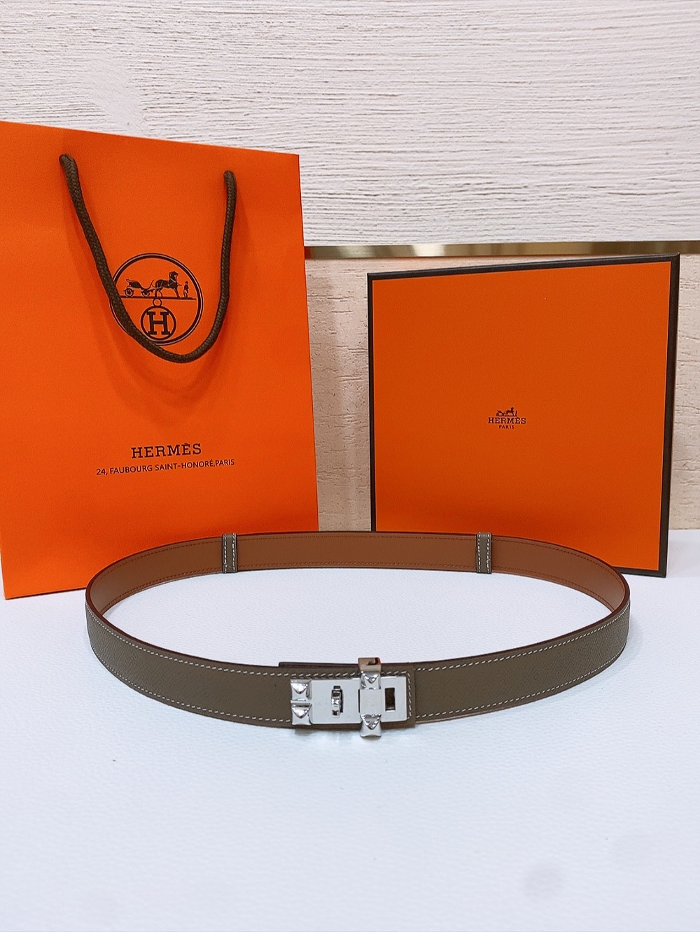 HERMES 00566