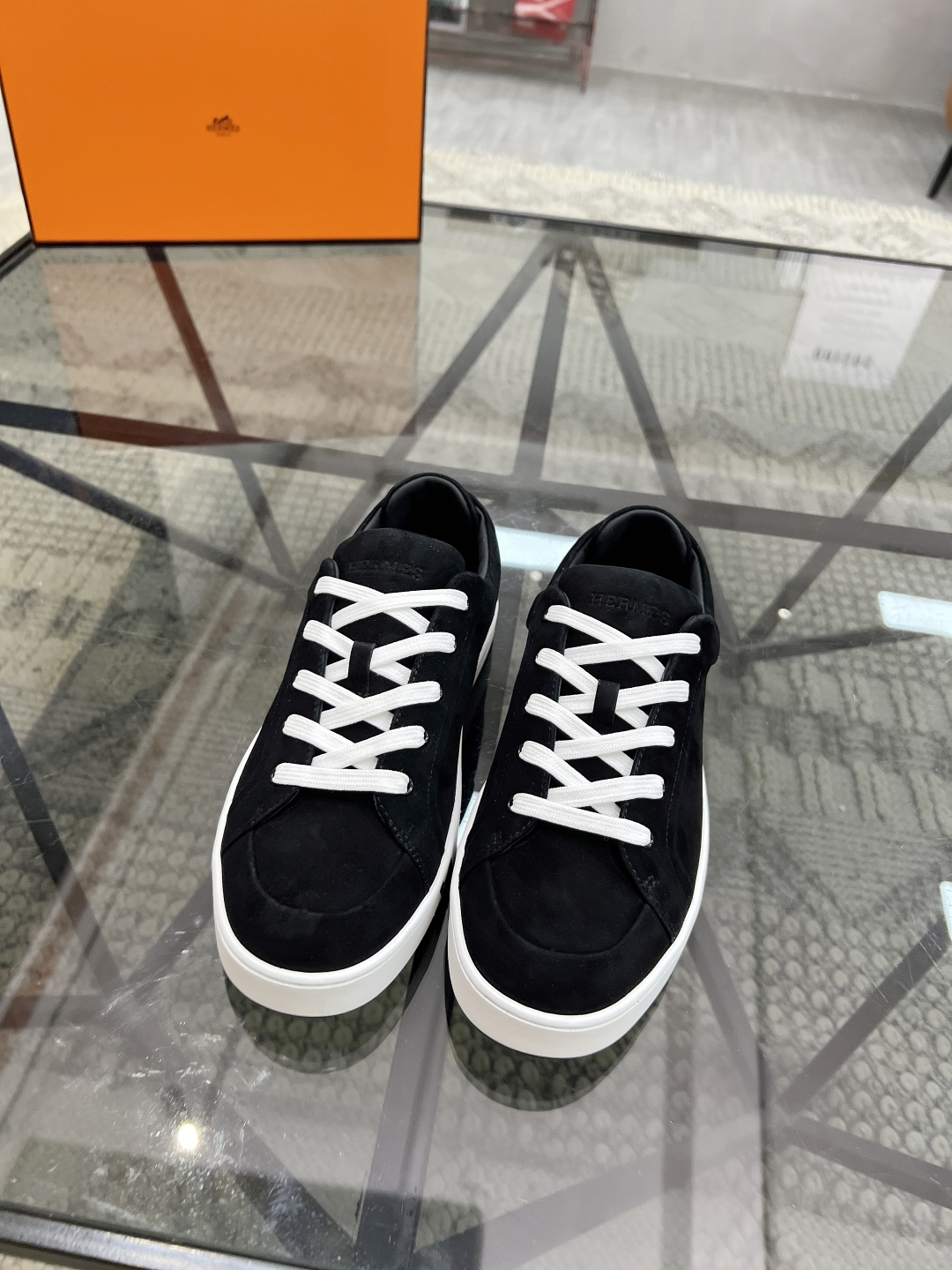 HERMES 00569